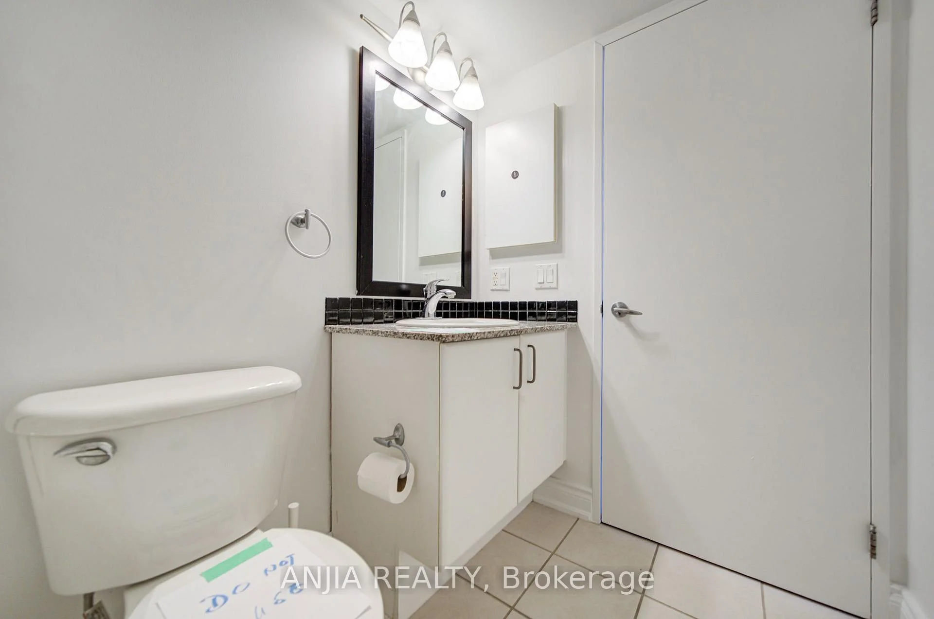 Photo 22 of 33 Sheppard Avenue E, North York, Willowdale East — HOMEH