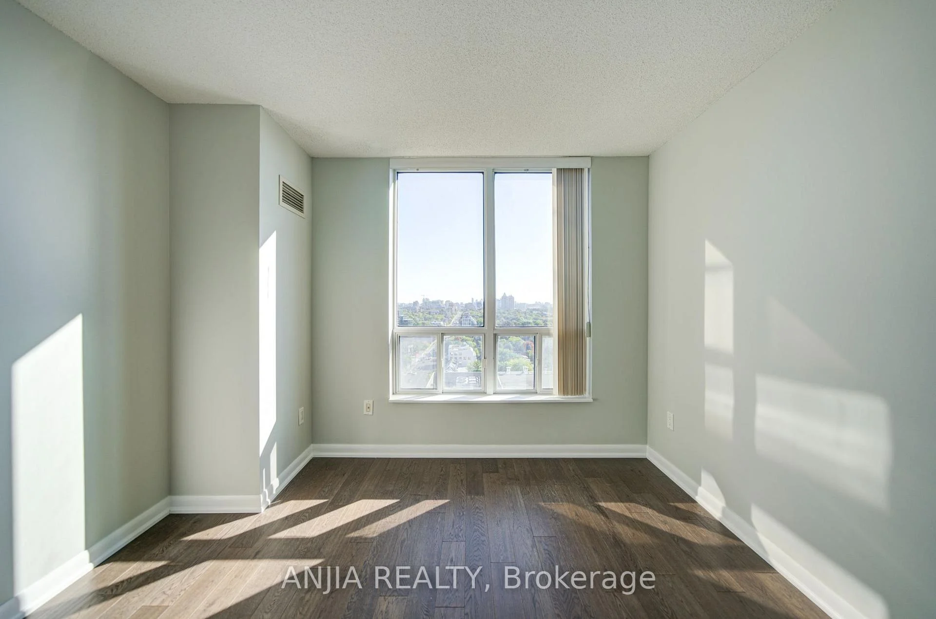 Photo 26 of 33 Sheppard Avenue E, North York, Willowdale East — HOMEH