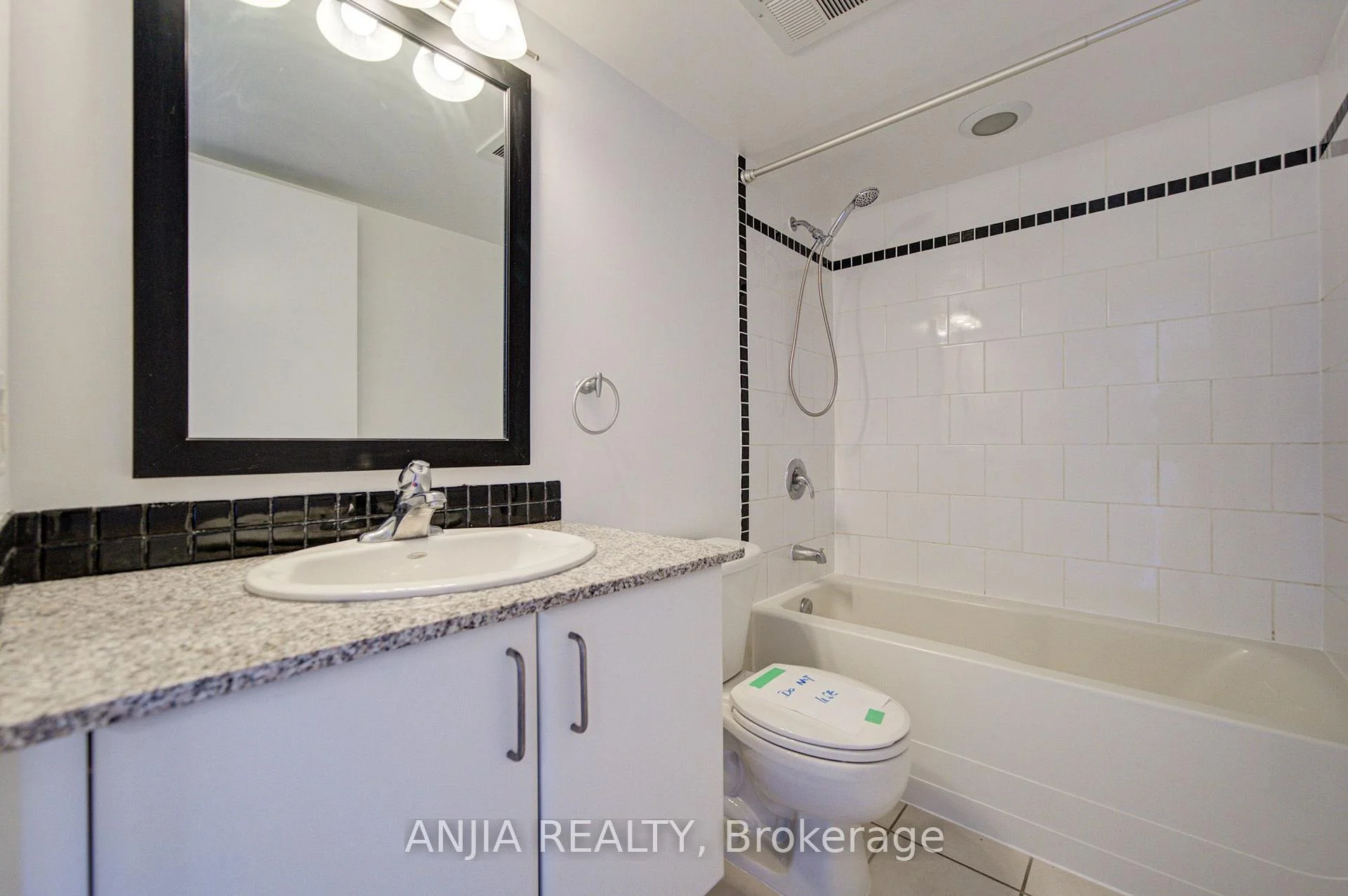 Photo 30 of 33 Sheppard Avenue E, North York, Willowdale East — HOMEH