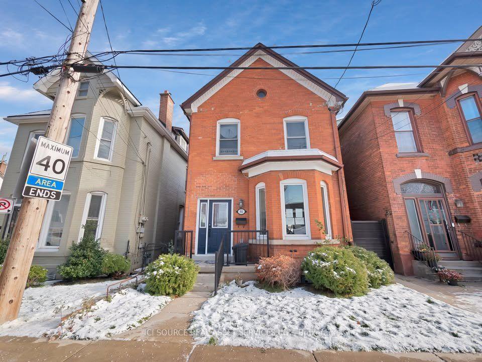 Photo of Unit Unit #B, 84 Magill Street