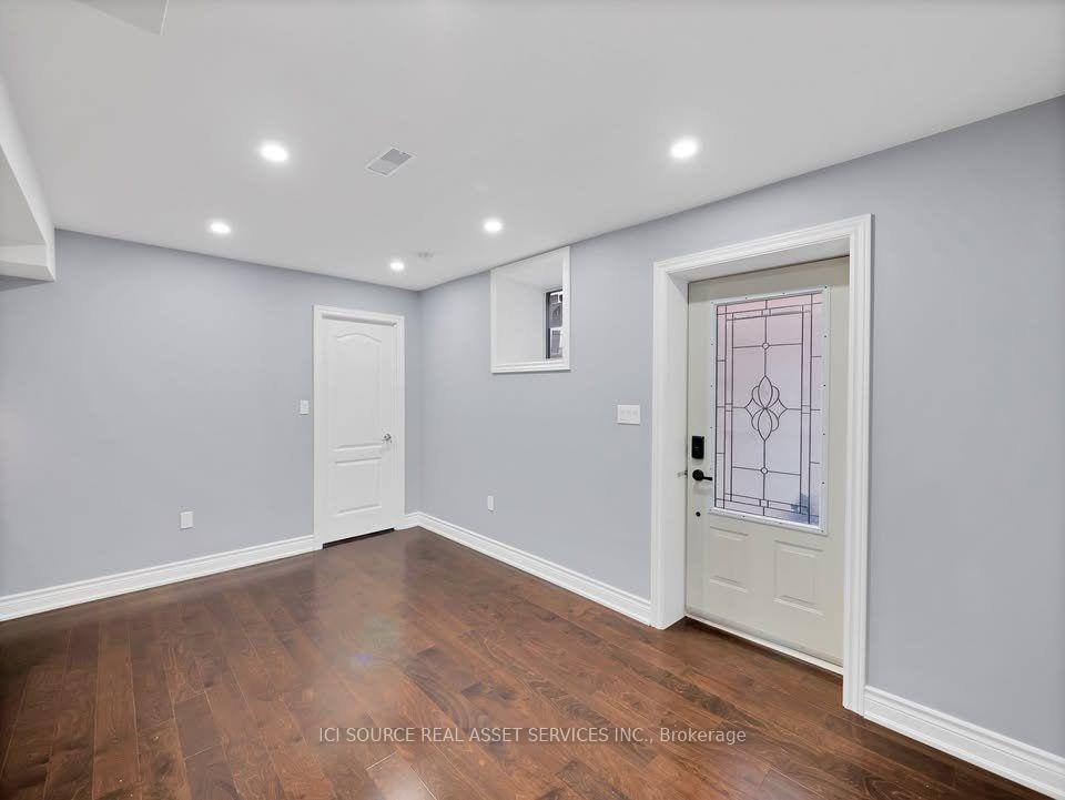 Photo 3 of Unit Unit #B, 84 Magill Street, Hamilton, Strathcona — HOMEH