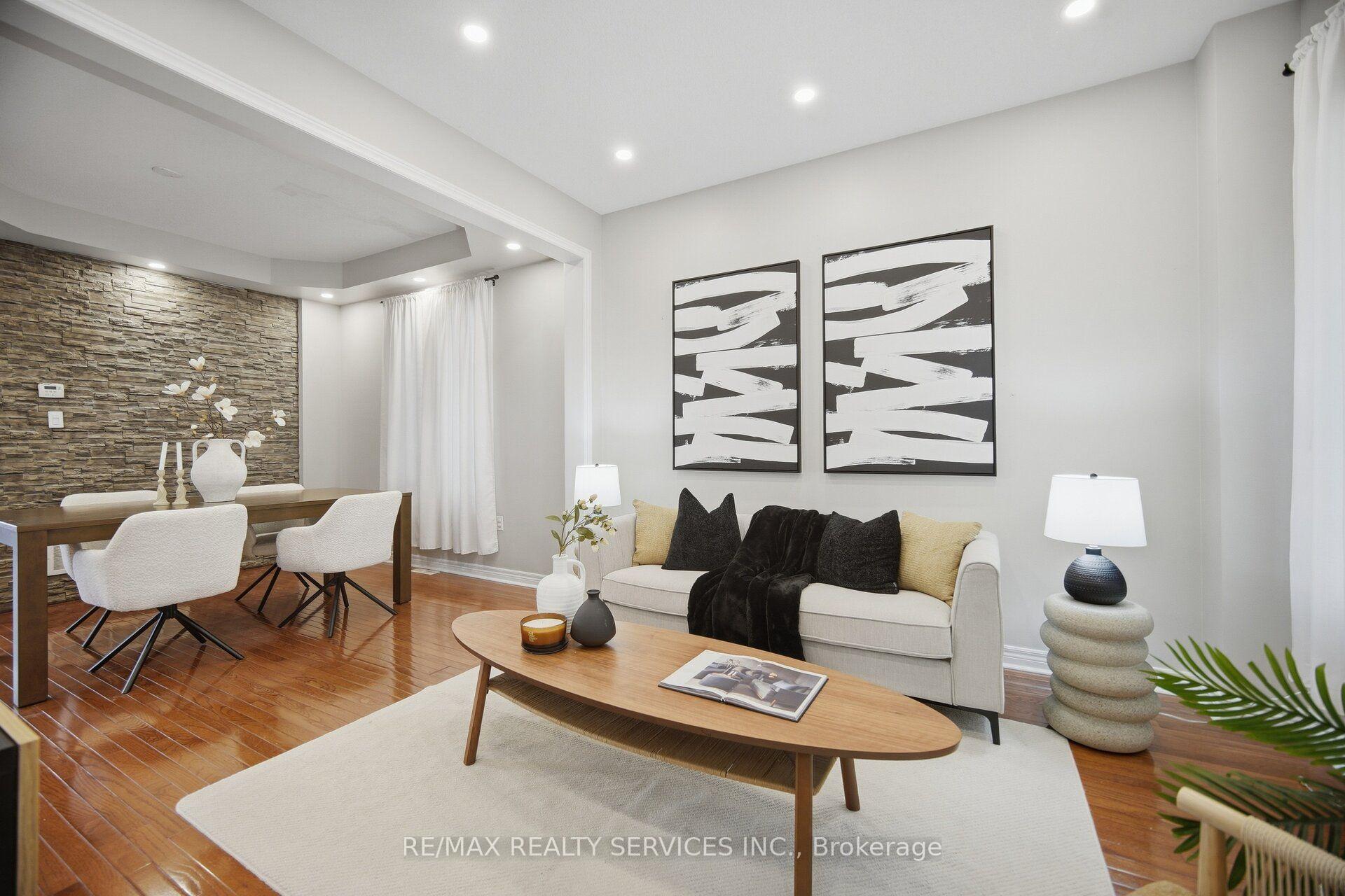 Photo 5 of 100 Southlake Boulevard, Brampton, Madoc — HOMEH