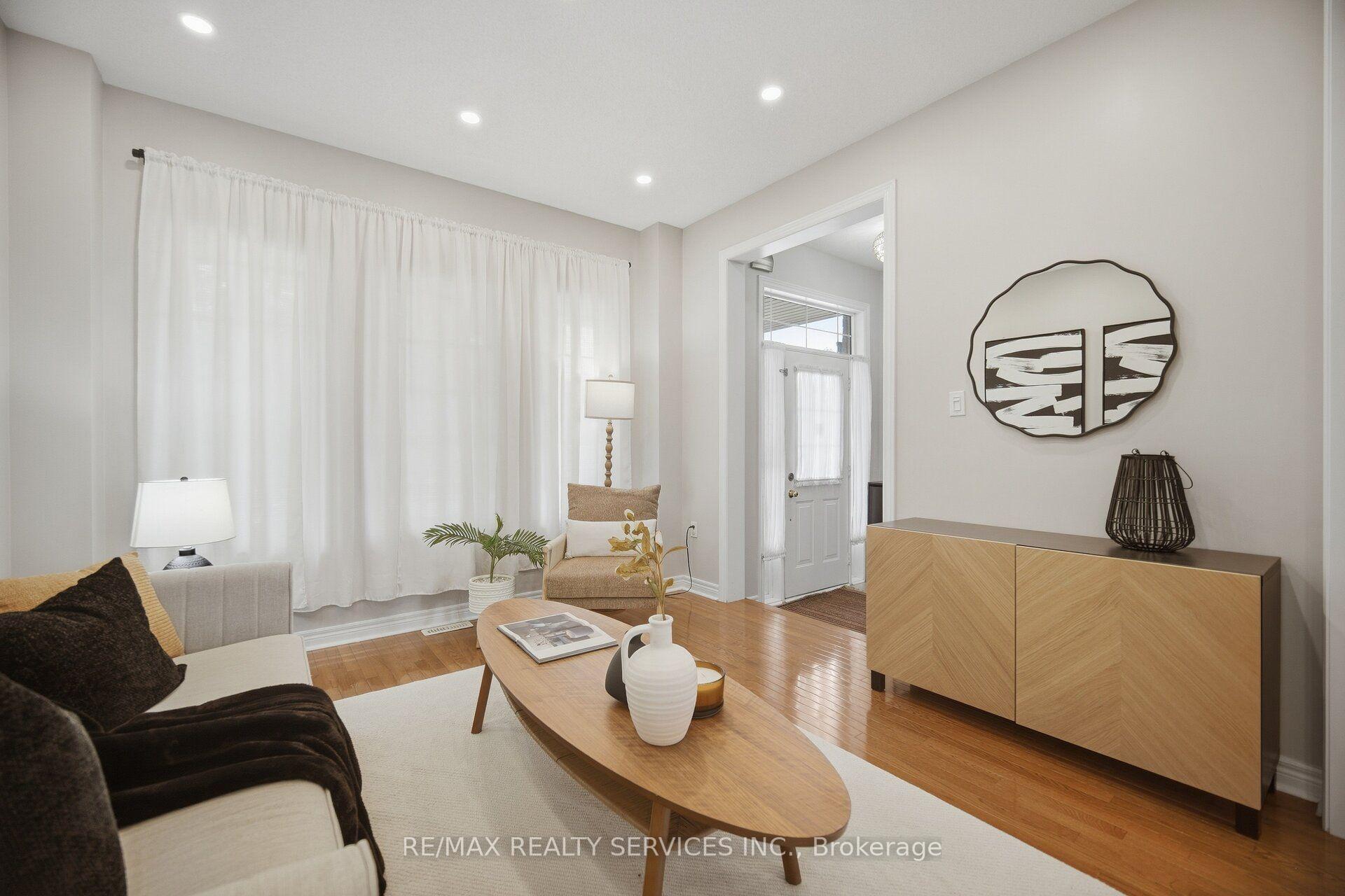 Photo 7 of 100 Southlake Boulevard, Brampton, Madoc — HOMEH