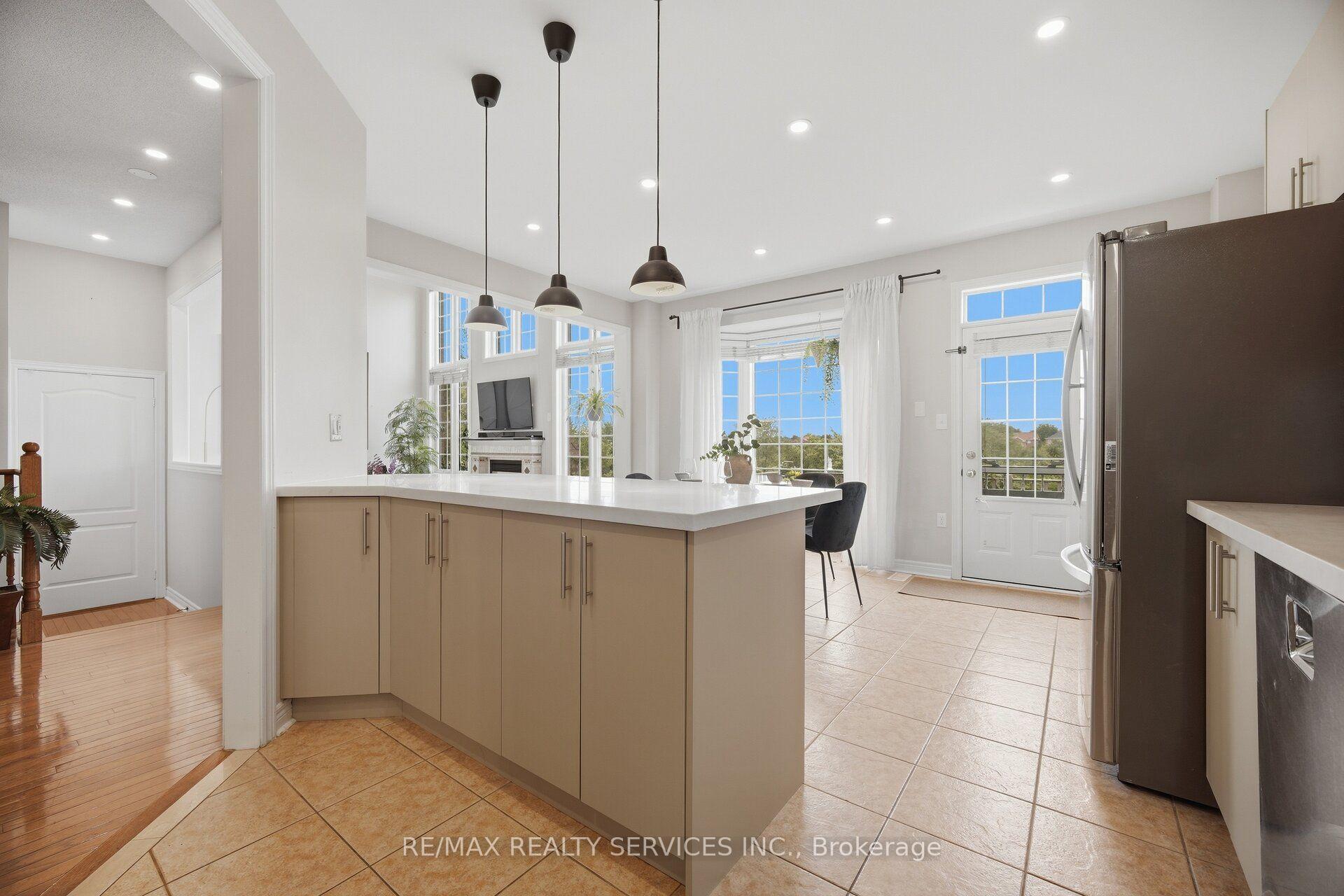 Photo 13 of 100 Southlake Boulevard, Brampton, Madoc — HOMEH