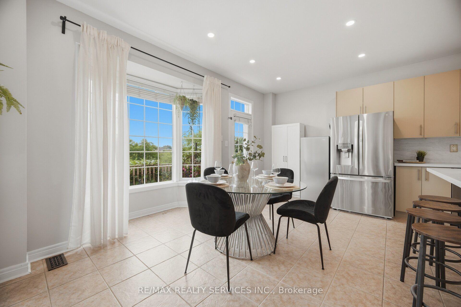 Photo 15 of 100 Southlake Boulevard, Brampton, Madoc — HOMEH