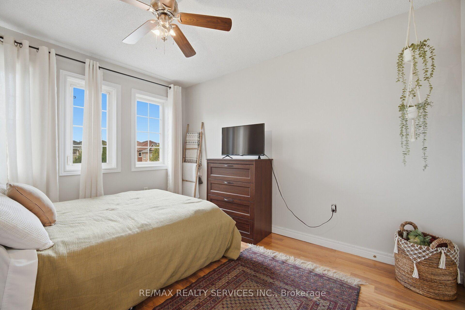 Photo 32 of 100 Southlake Boulevard, Brampton, Madoc — HOMEH