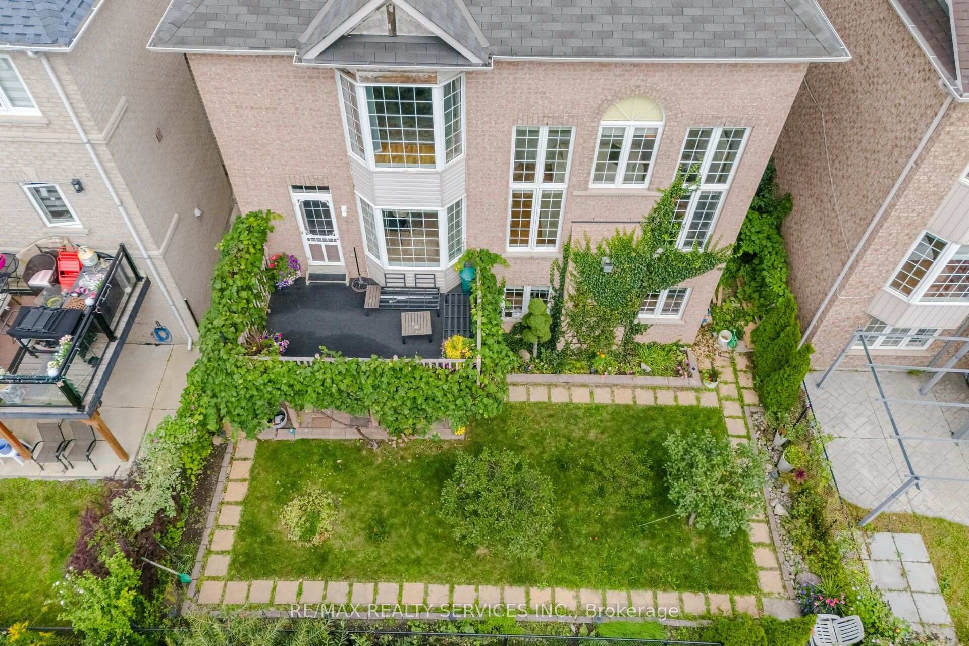 Photo 47 of 100 Southlake Boulevard, Brampton, Madoc — HOMEH