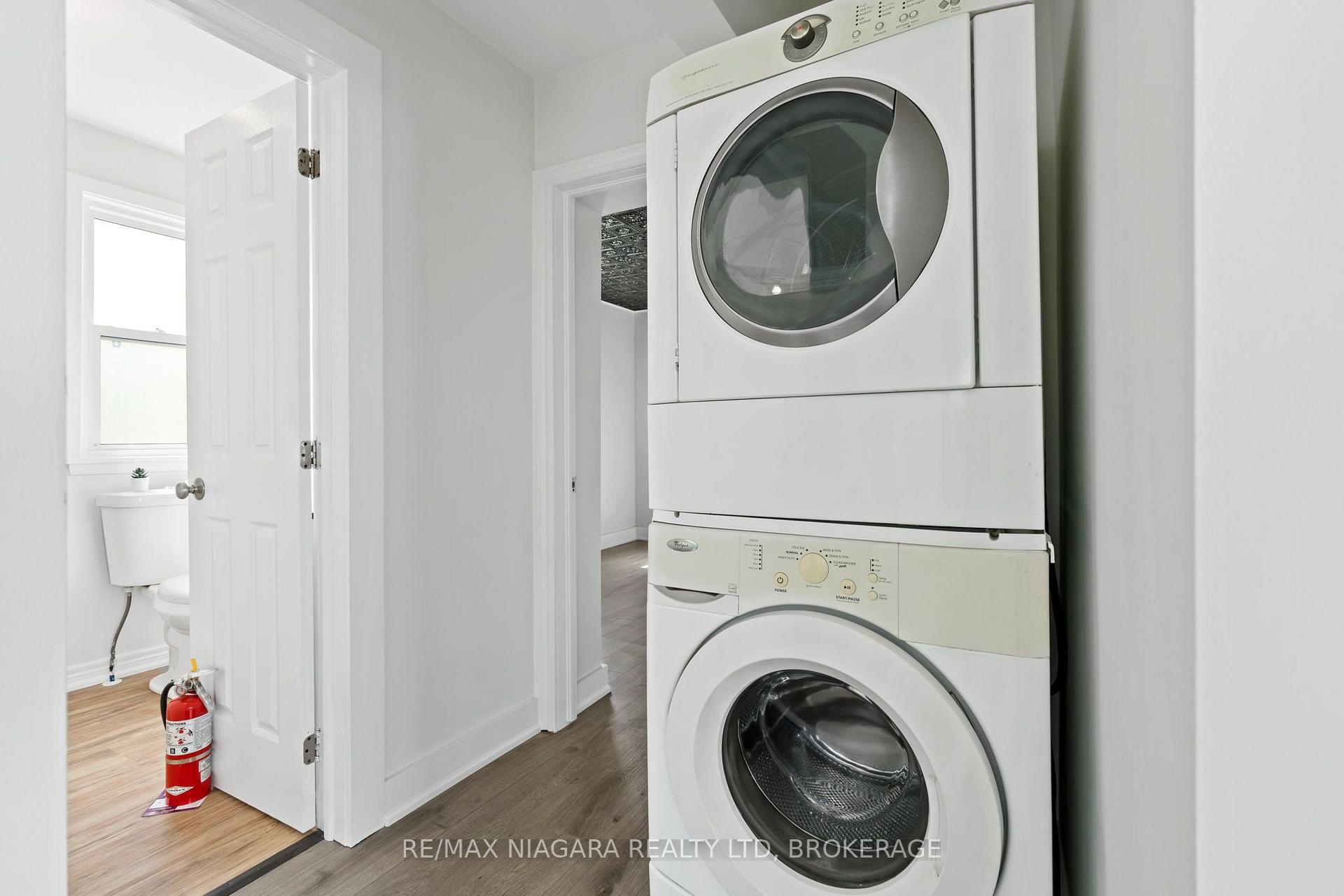 Photo 5 of Unit (main level), 9 Prince Street, St. Catharines, E. Chester — HOMEH