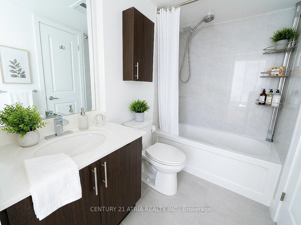 Photo 5 of Unit 310, 75 Norman Bethune Avenue, Richmond Hill, Beaver Creek Business Park — HOMEH