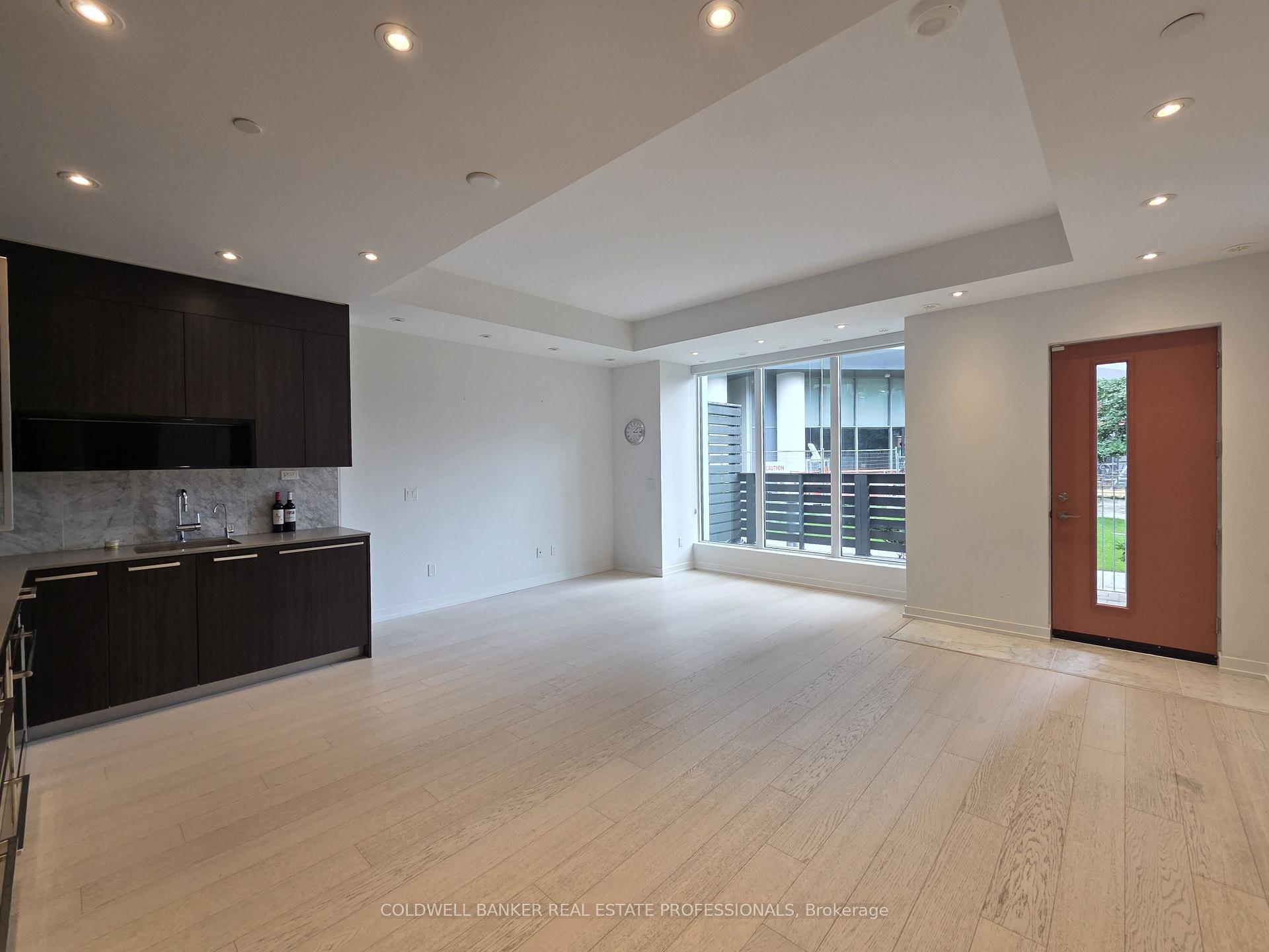 Photo 1 of Unit Th06, 113 Mcmahon Drive, North York, Bayview Village — HOMEH