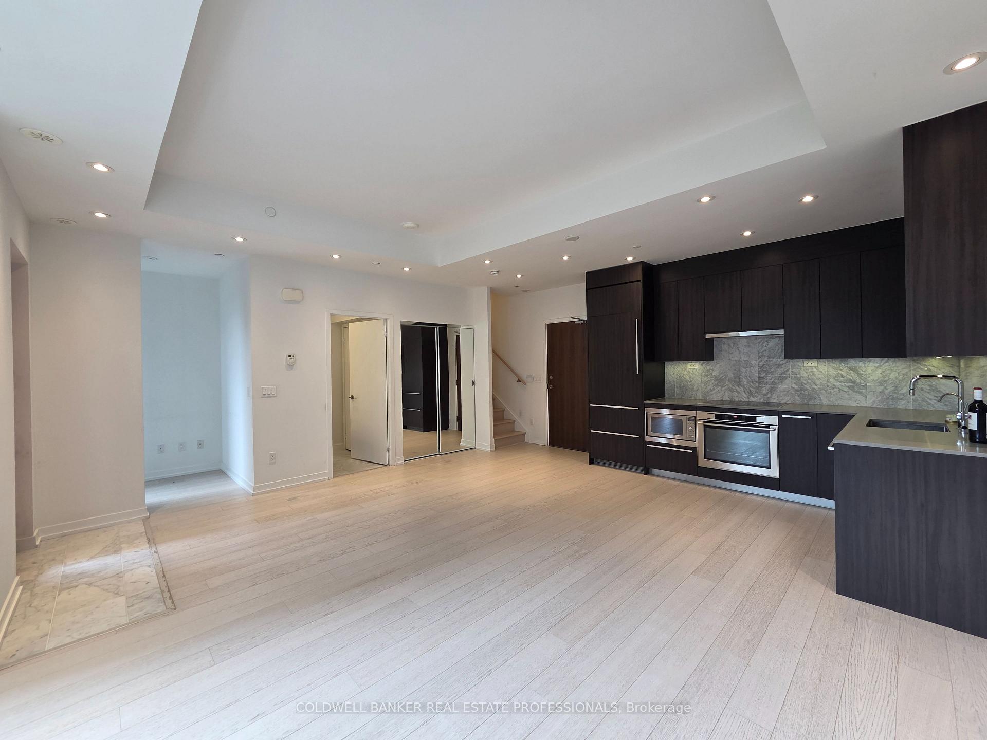 Photo 4 of Unit Th06, 113 Mcmahon Drive, North York, Bayview Village — HOMEH