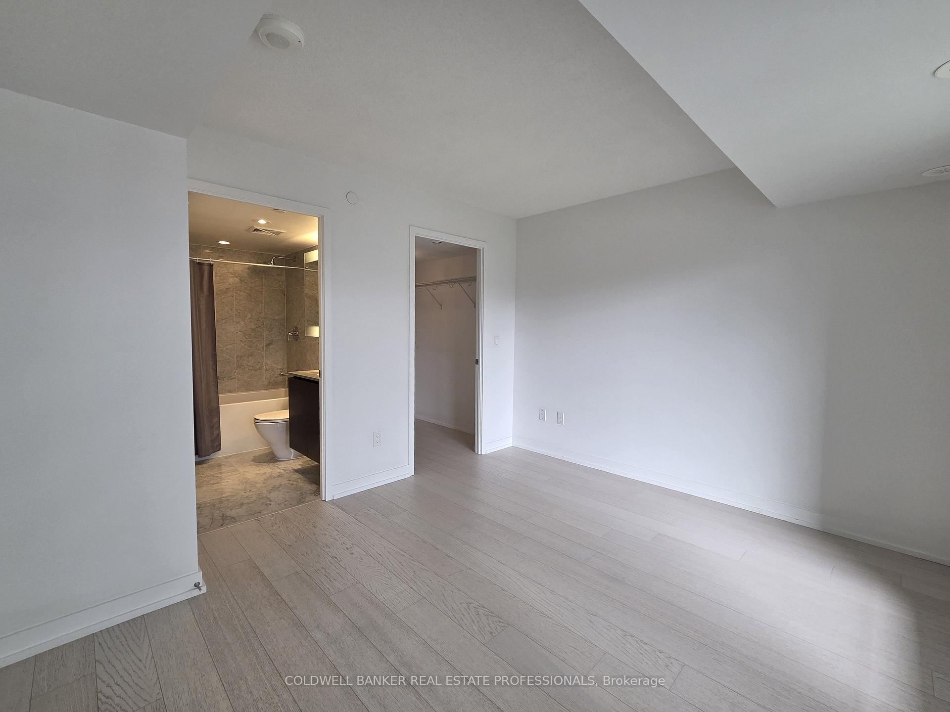 Photo 7 of Unit Th06, 113 Mcmahon Drive, North York, Bayview Village — HOMEH