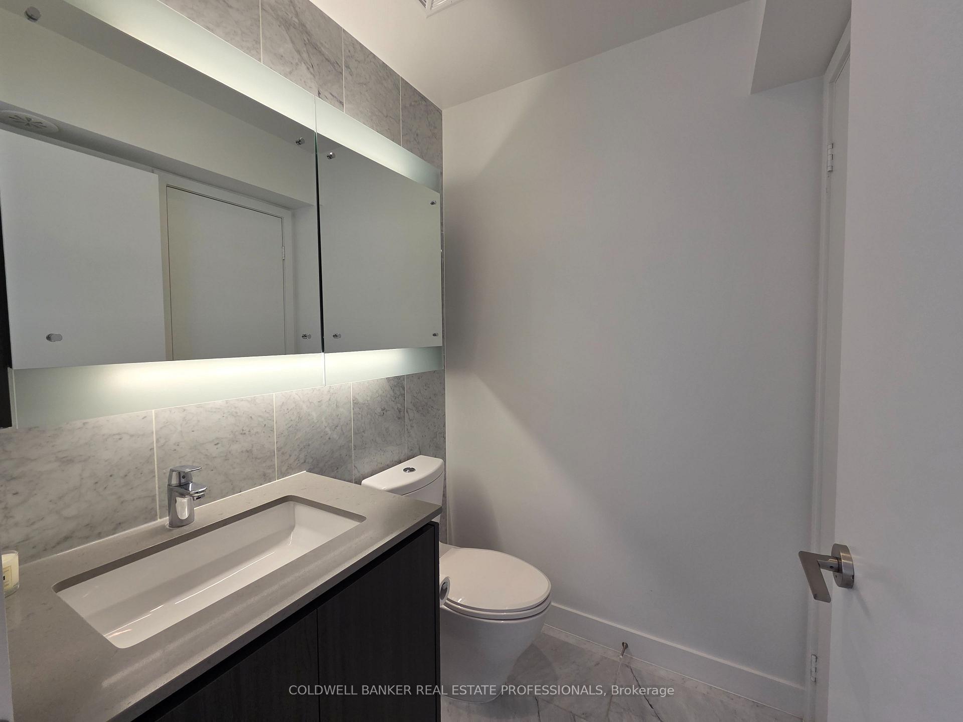 Photo 10 of Unit Th06, 113 Mcmahon Drive, North York, Bayview Village — HOMEH