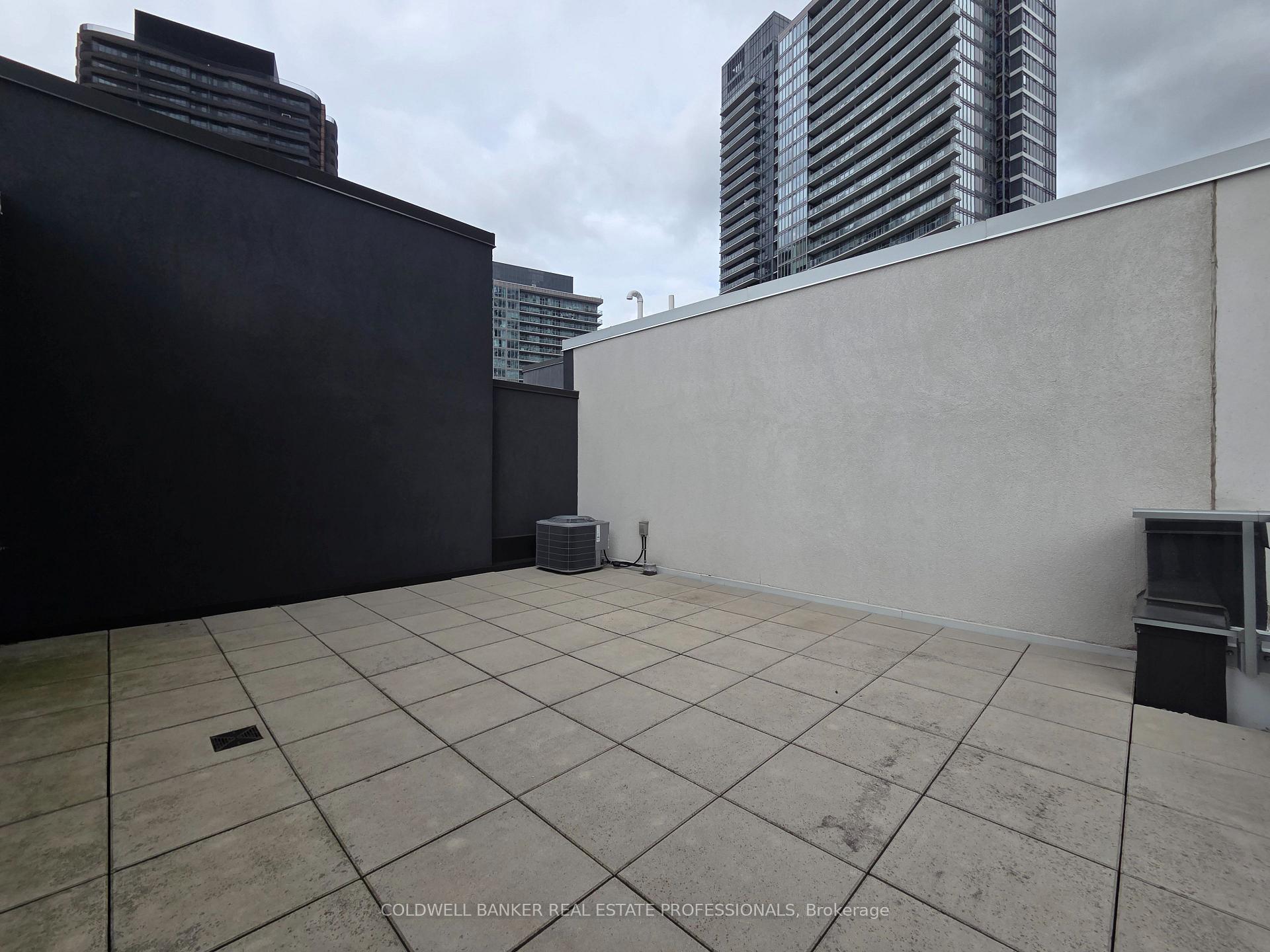 Photo 17 of Unit Th06, 113 Mcmahon Drive, North York, Bayview Village — HOMEH