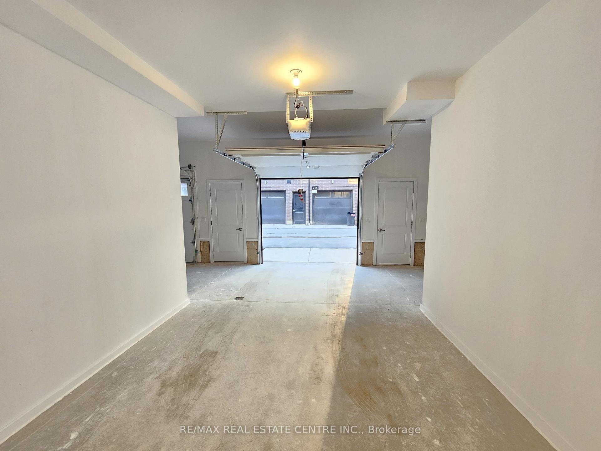 Photo 12 of Unit 11, 70 Kenesky Drive, Hamilton, Waterdown — HOMEH