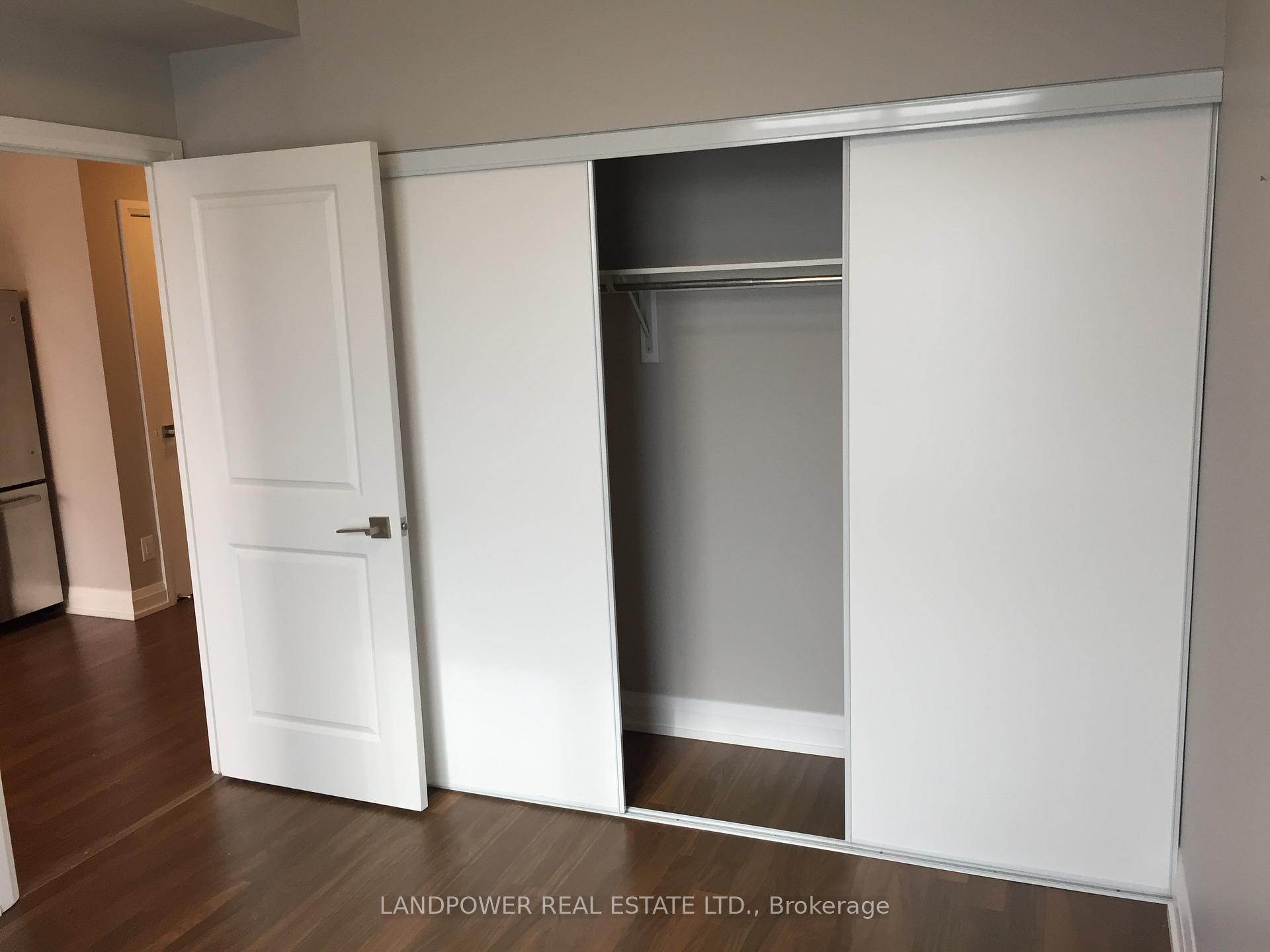 Photo 6 of Unit 820, 7161 Yonge Street, Markham, Thornhill — HOMEH