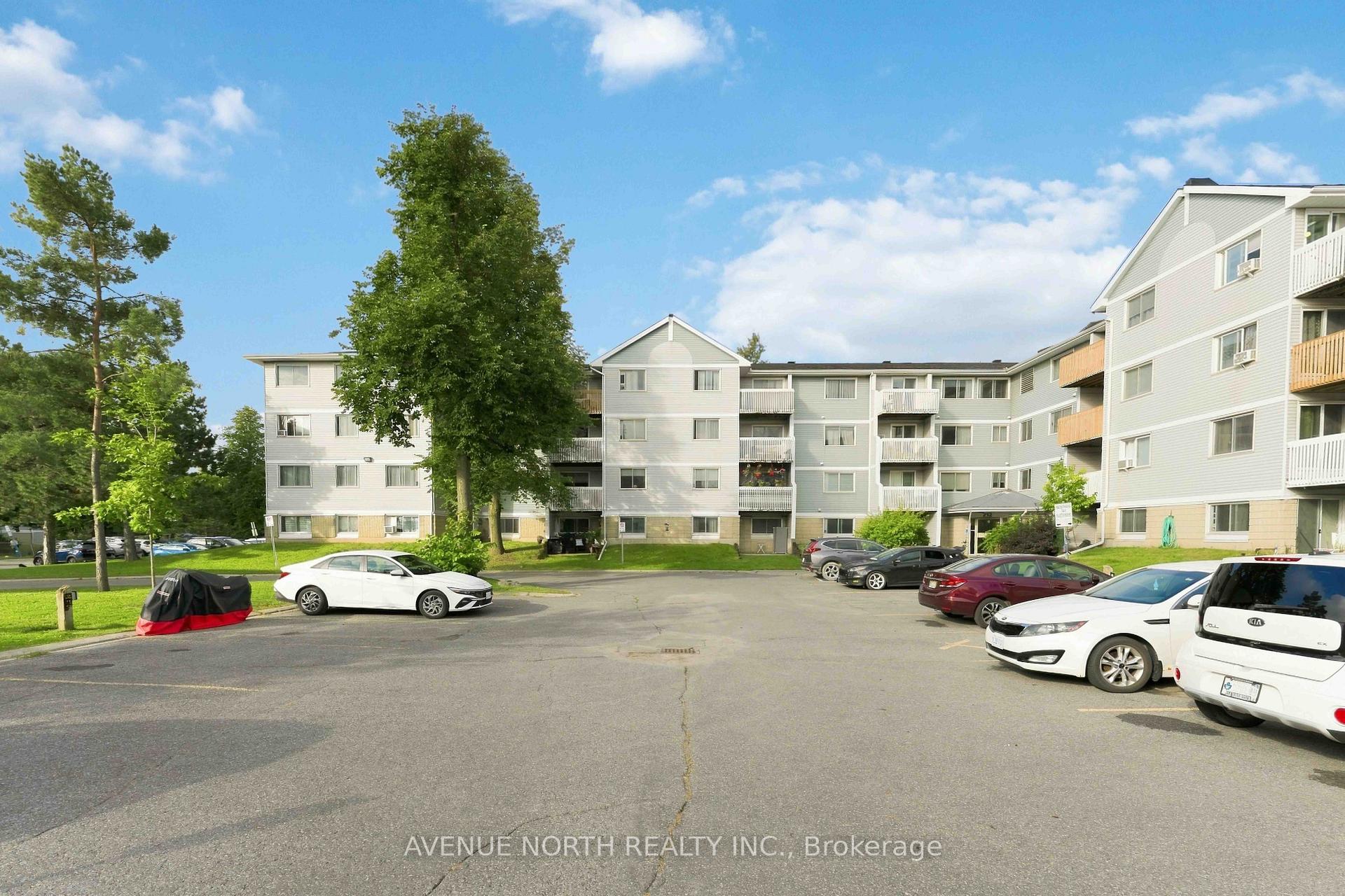 Photo 2 of Unit 210, 212 Viewmount Drive, Ottawa, Borden Farm/Stewart Farm/Carleton Heights/Parkwood Hills — HOMEH