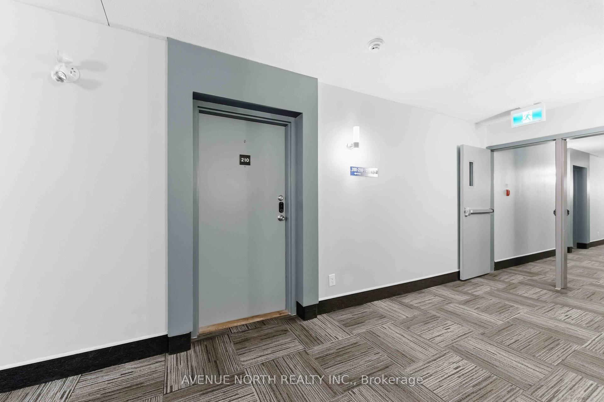 Photo 5 of Unit 210, 212 Viewmount Drive, Ottawa, Borden Farm/Stewart Farm/Carleton Heights/Parkwood Hills — HOMEH