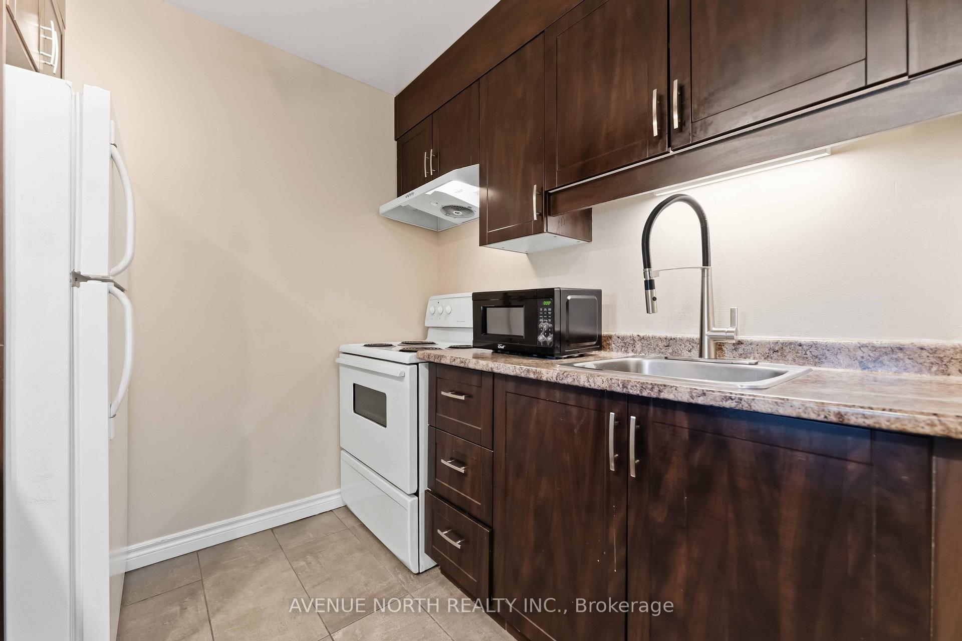 Photo 16 of Unit 210, 212 Viewmount Drive, Ottawa, Borden Farm/Stewart Farm/Carleton Heights/Parkwood Hills — HOMEH