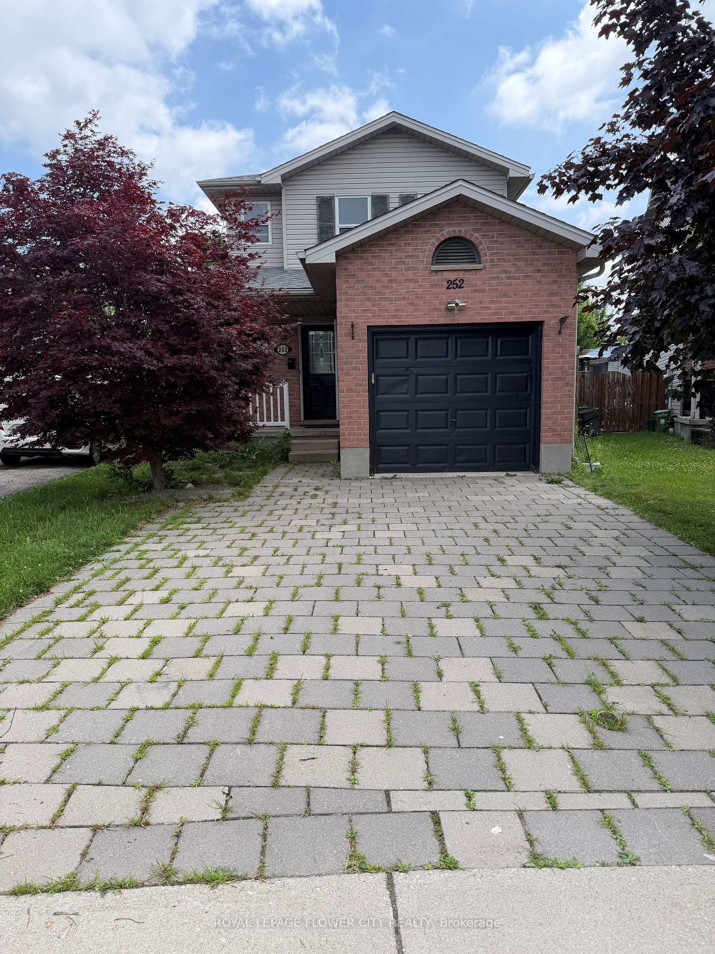 Photo 1 of 252 Simpson Crescent, London, East I — HOMEH