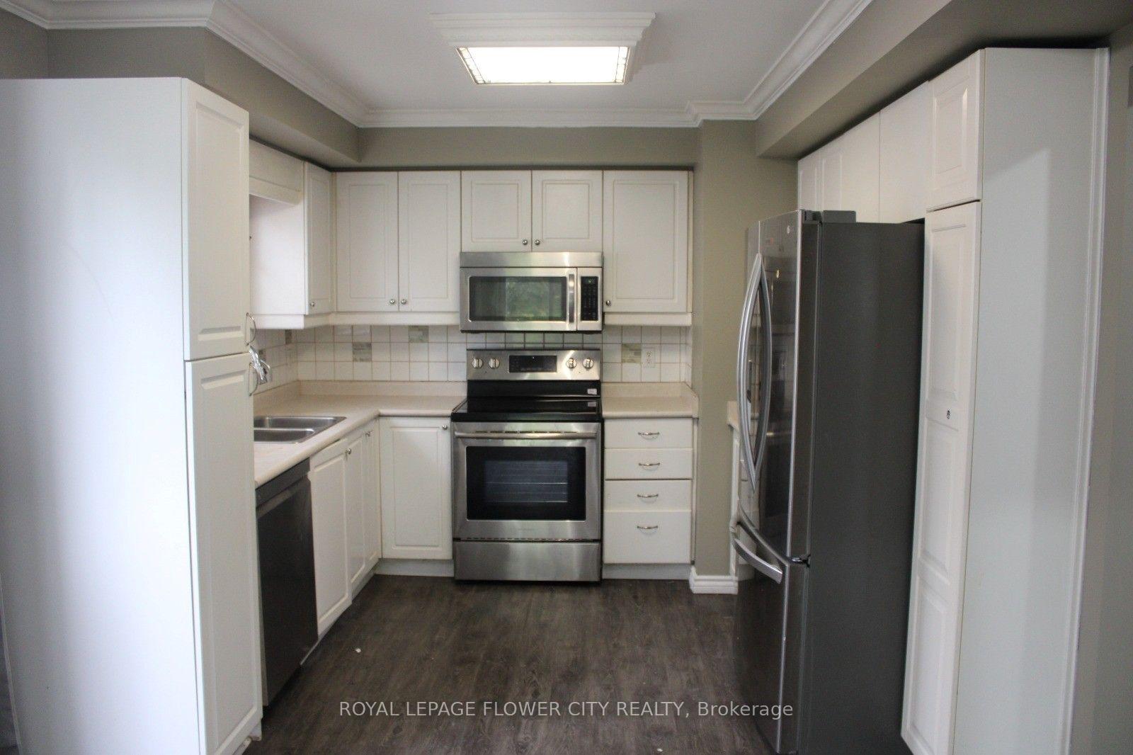 Photo 4 of 252 Simpson Crescent, London, East I — HOMEH