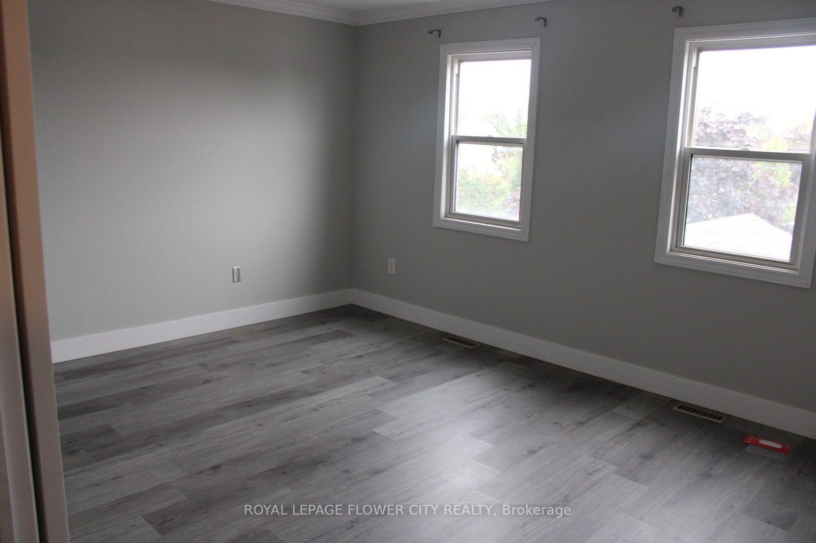 Photo 6 of 252 Simpson Crescent, London, East I — HOMEH