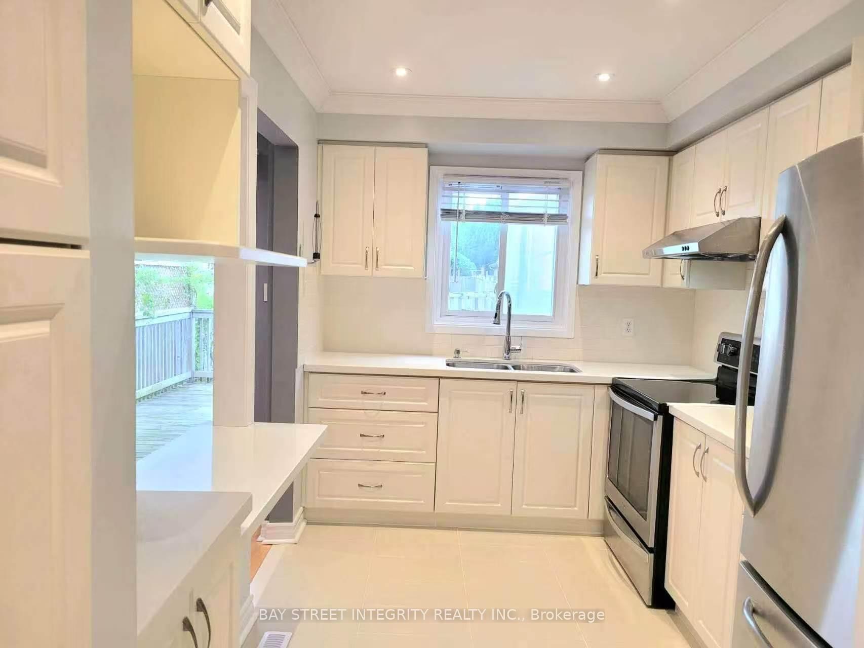 Photo 11 of 22 Dunbar Crescent, Markham, Milliken Mills East — HOMEH