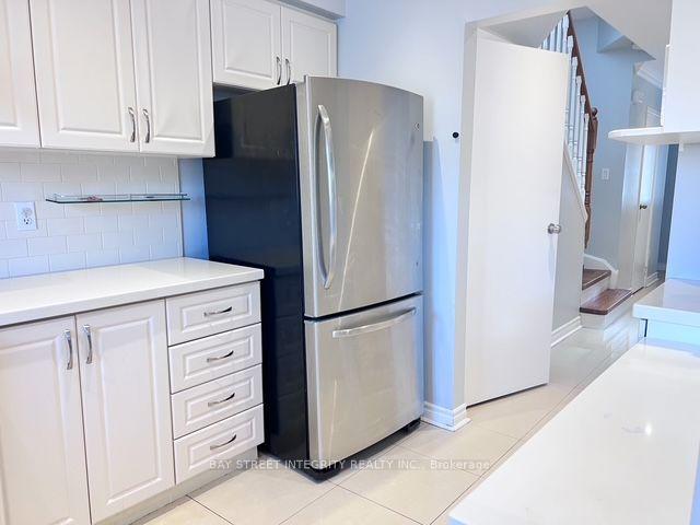 Photo 12 of 22 Dunbar Crescent, Markham, Milliken Mills East — HOMEH