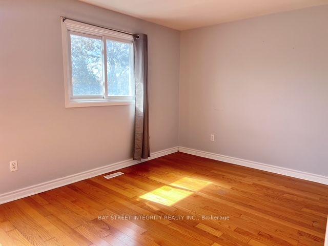 Photo 19 of 22 Dunbar Crescent, Markham, Milliken Mills East — HOMEH