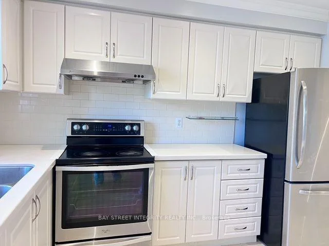 Photo 10 of 22 Dunbar Crescent, Markham, Milliken Mills East — HOMEH
