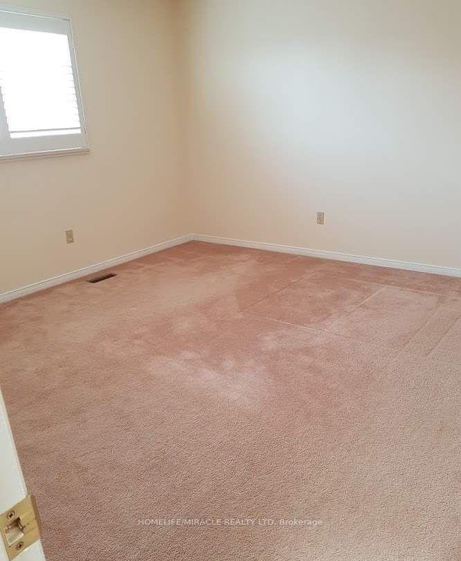 Photo 11 of Unit Main, 942 Sandcliff Drive, Oshawa, Pinecrest — HOMEH