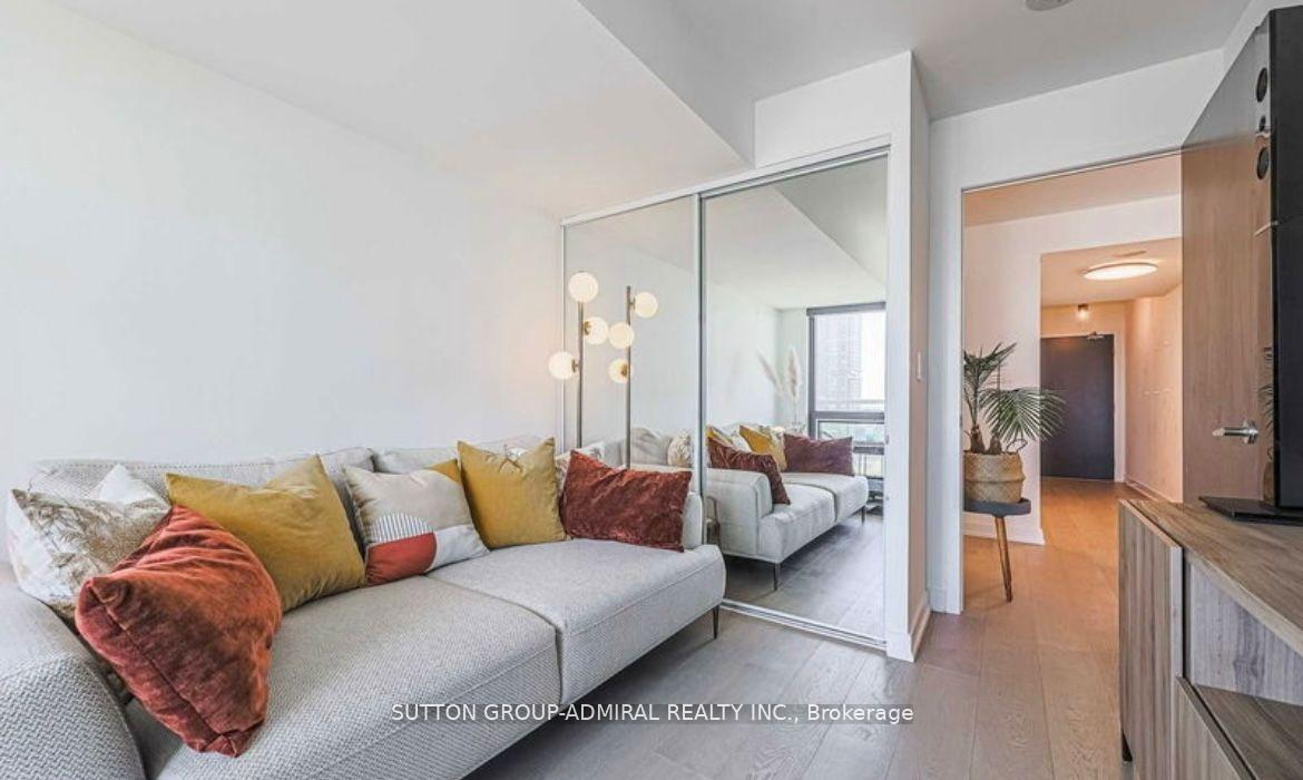 Photo 6 of Unit 1911, 397 Front Street W, Toronto, Waterfront Communities — HOMEH