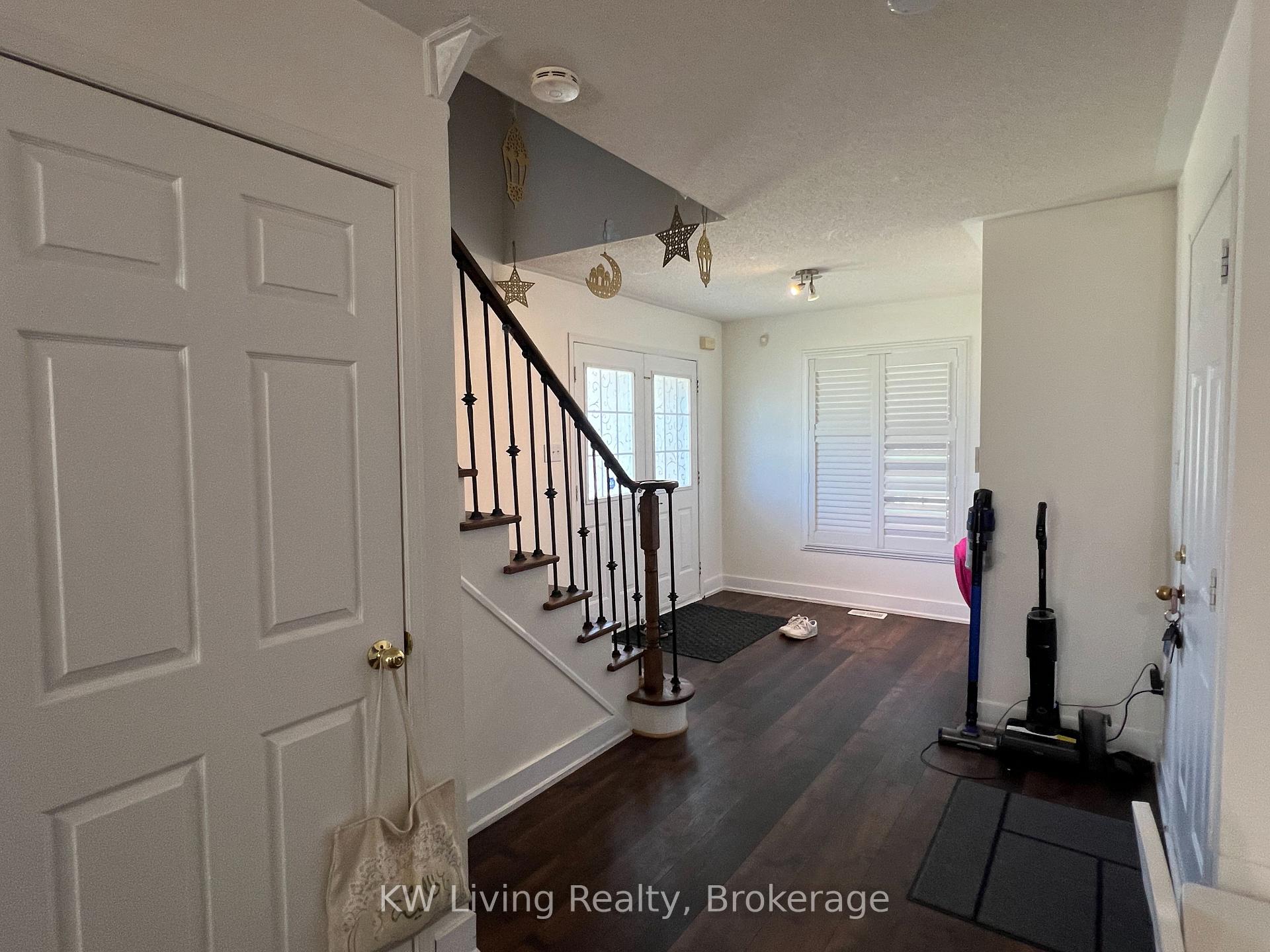 Photo 3 of 3159 Turbine Crescent, Mississauga, Churchill Meadows — HOMEH