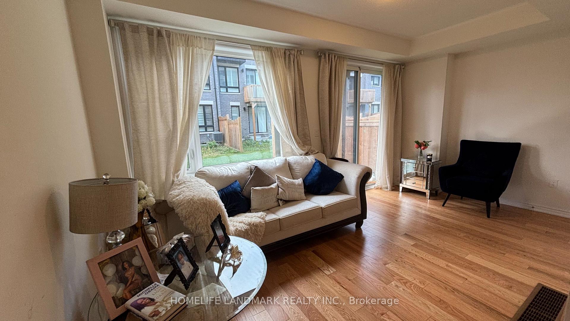 Photo 8 of 42 Lake Trail Way, Whitby, Brooklin — HOMEH