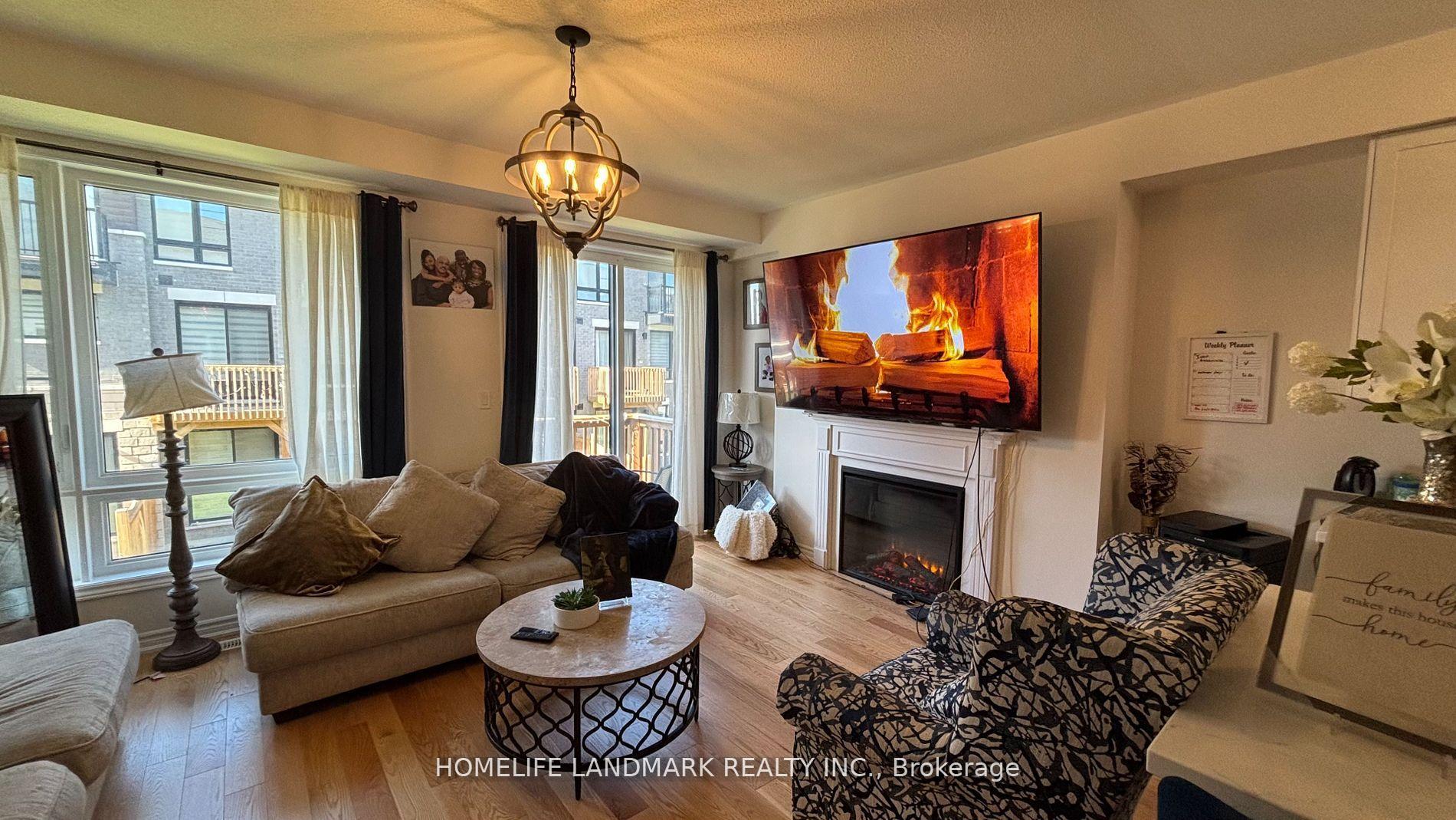 Photo 9 of 42 Lake Trail Way, Whitby, Brooklin — HOMEH