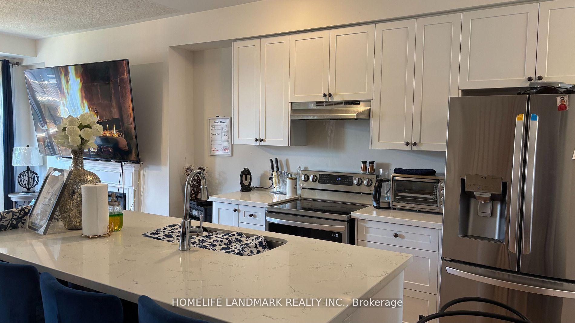 Photo 14 of 42 Lake Trail Way, Whitby, Brooklin — HOMEH