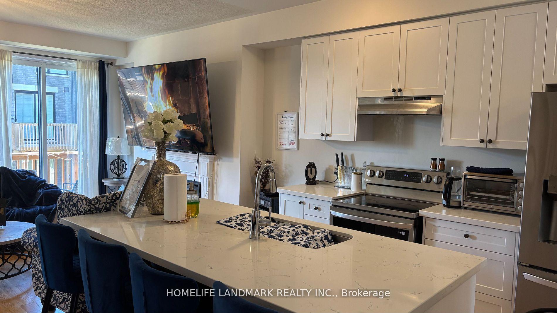 Photo 29 of 42 Lake Trail Way, Whitby, Brooklin — HOMEH