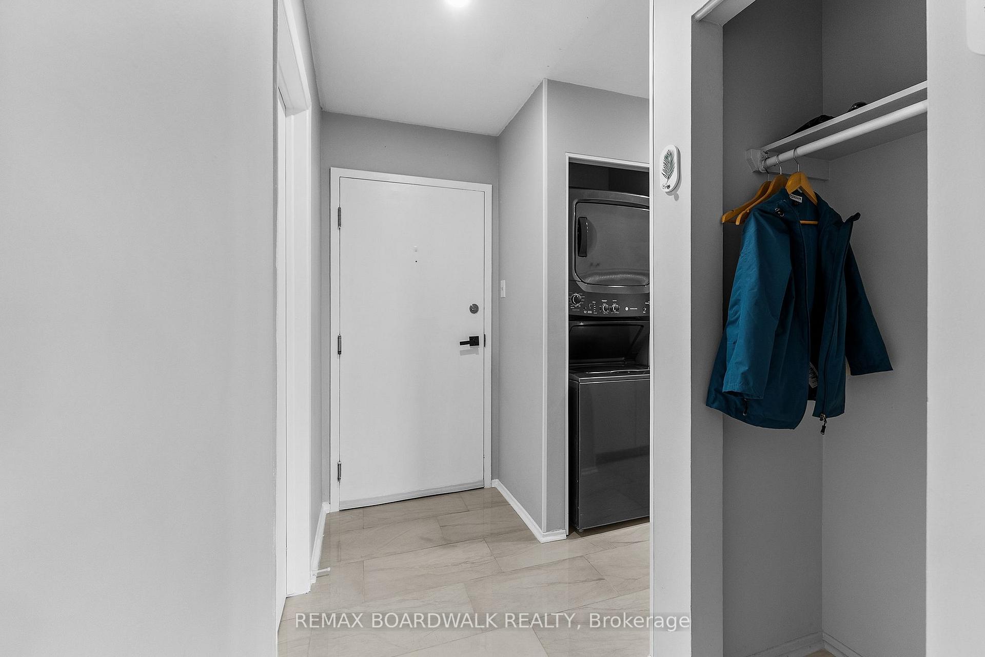 Photo 3 of Unit 308, 218 Viewmount Drive, Ottawa, Borden Farm/Stewart Farm/Carleton Heights/Parkwood Hills — HOMEH