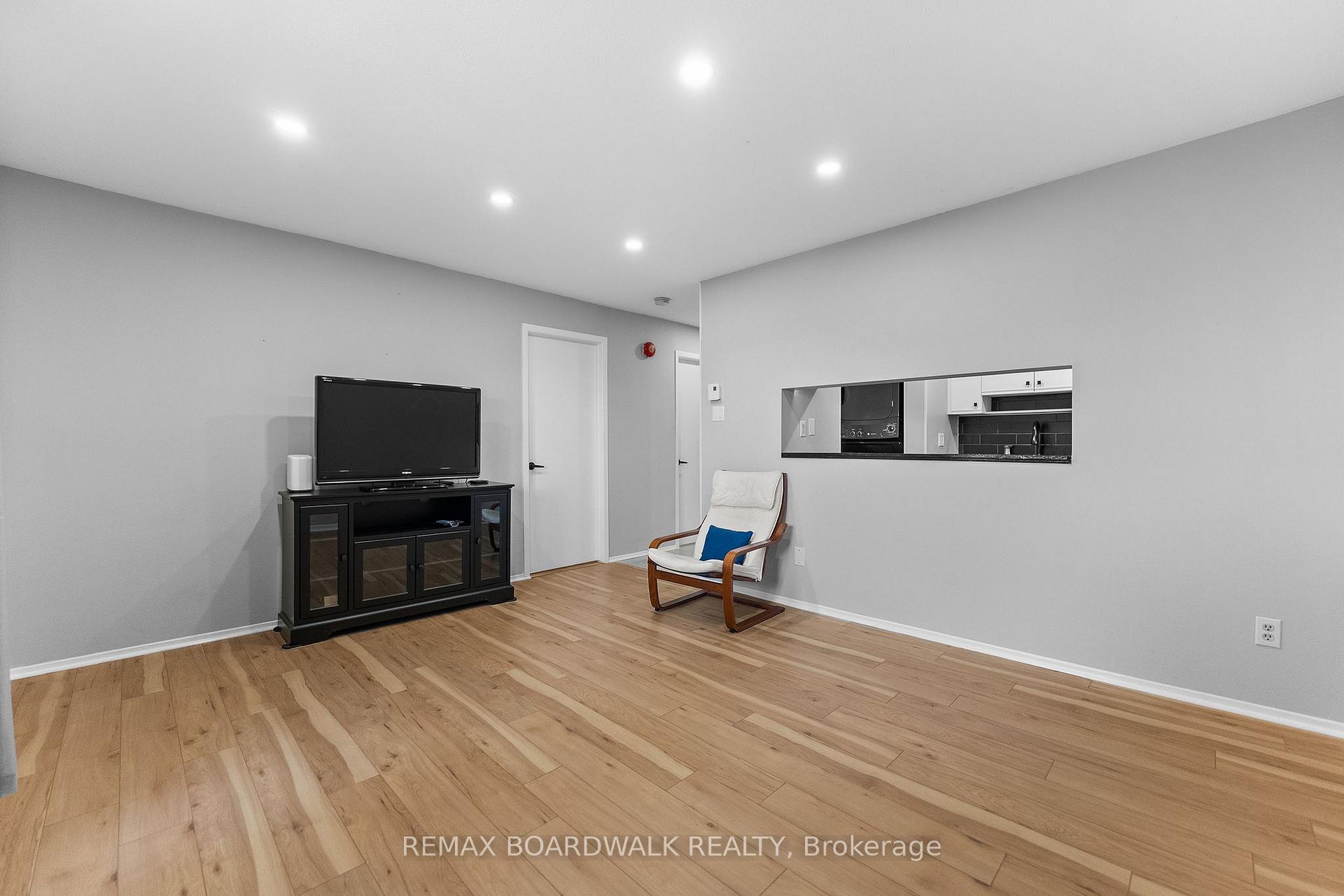Photo 10 of Unit 308, 218 Viewmount Drive, Ottawa, Borden Farm/Stewart Farm/Carleton Heights/Parkwood Hills — HOMEH