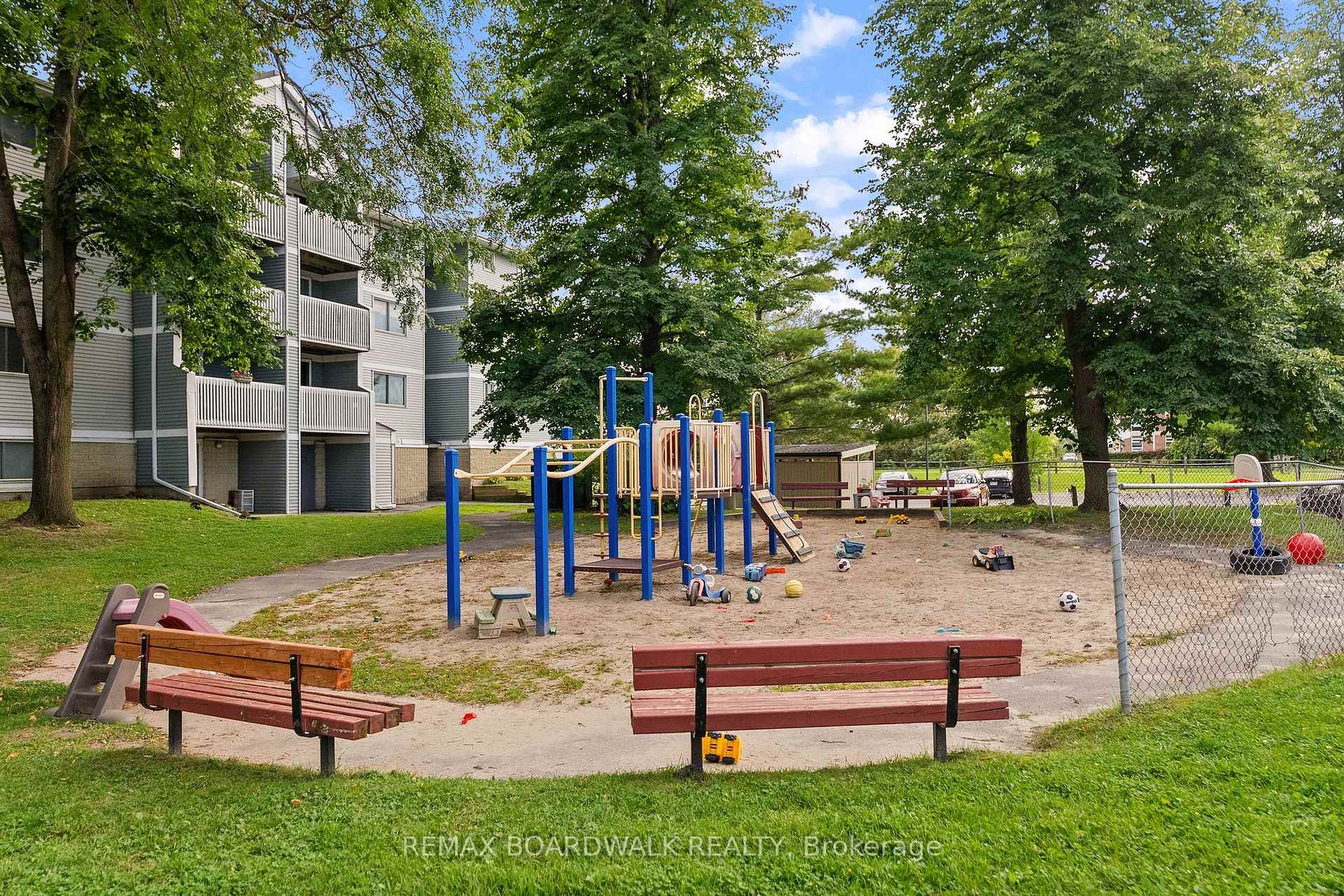 Photo 19 of Unit 308, 218 Viewmount Drive, Ottawa, Borden Farm/Stewart Farm/Carleton Heights/Parkwood Hills — HOMEH