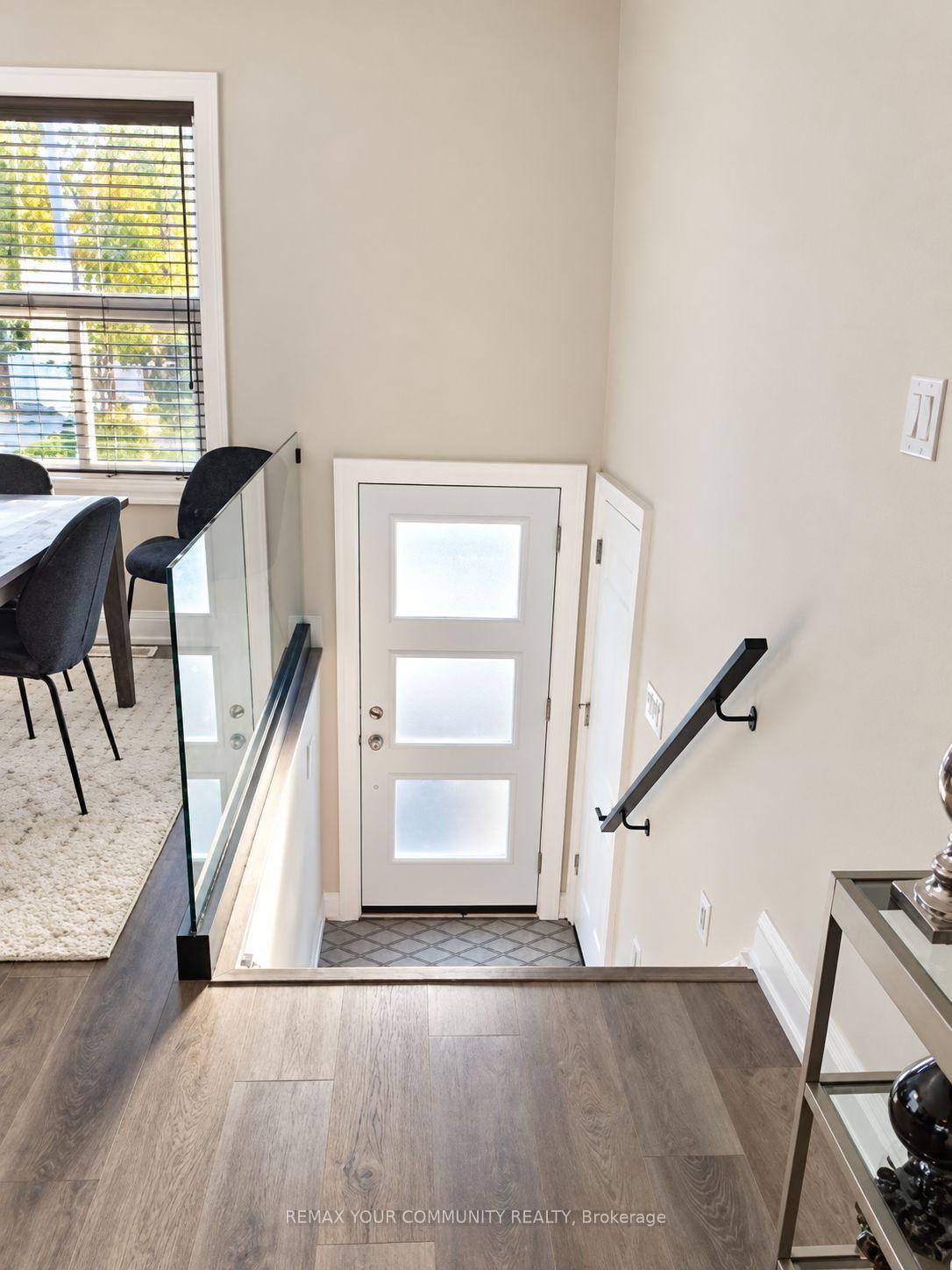 Photo 3 of Unit Upper, 14 Newlands Avenue, Georgina, Keswick South — HOMEH