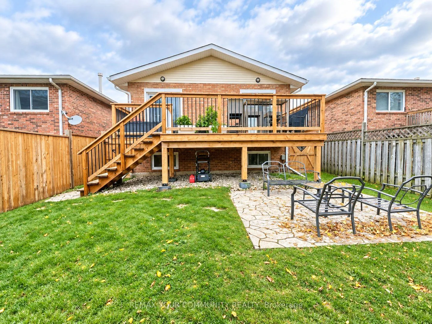Photo 4 of Unit Upper, 14 Newlands Avenue, Georgina, Keswick South — HOMEH