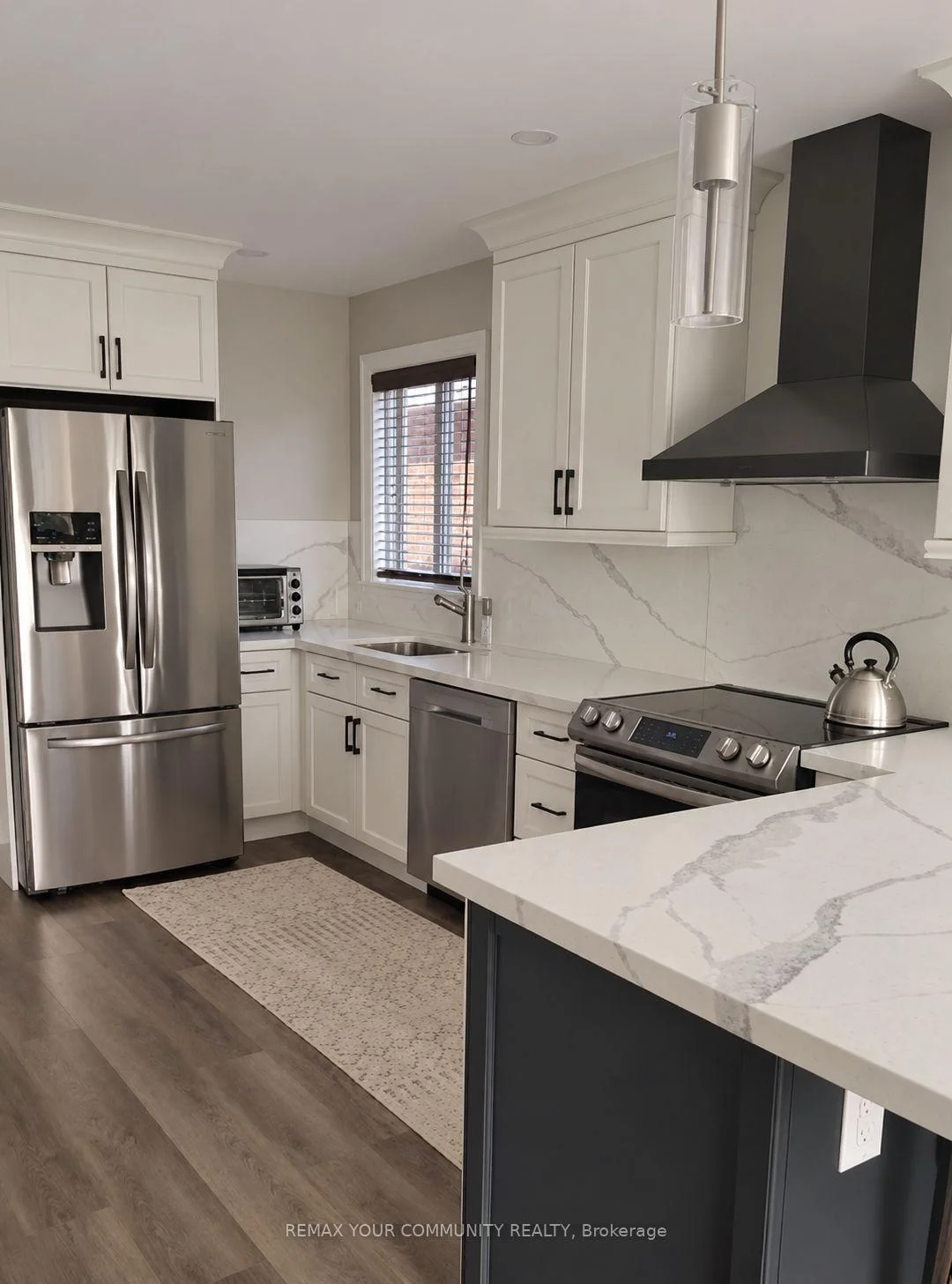 Photo 7 of Unit Upper, 14 Newlands Avenue, Georgina, Keswick South — HOMEH