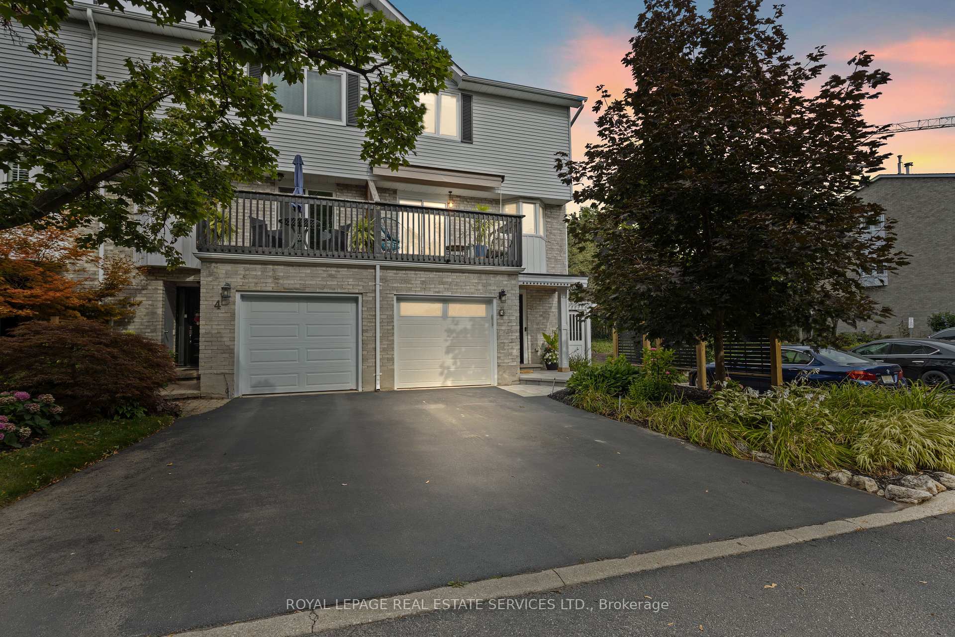 Photo 2 of Unit 5, 2303 Marine Drive, Oakville, Bronte — HOMEH