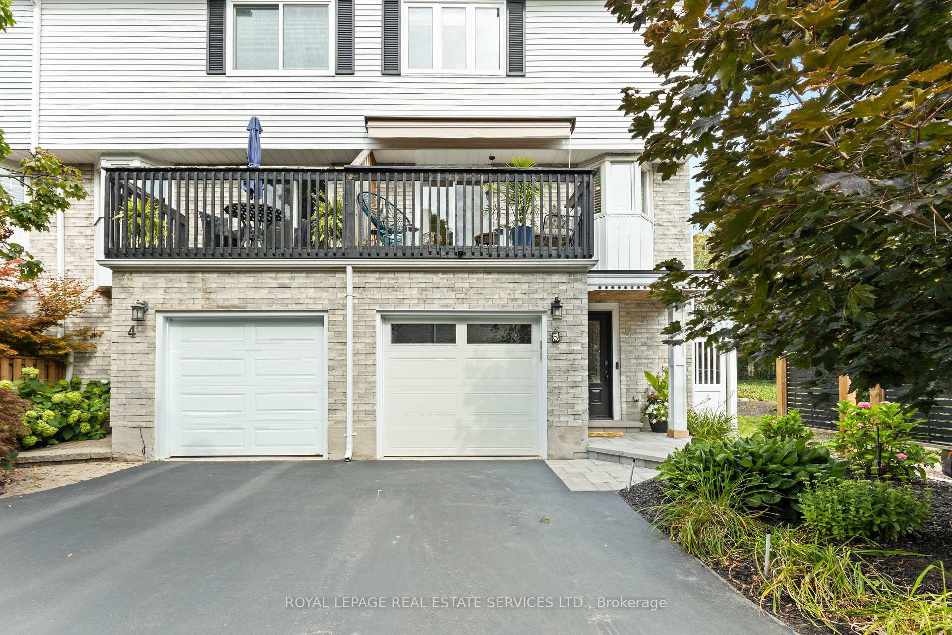 Photo 4 of Unit 5, 2303 Marine Drive, Oakville, Bronte — HOMEH