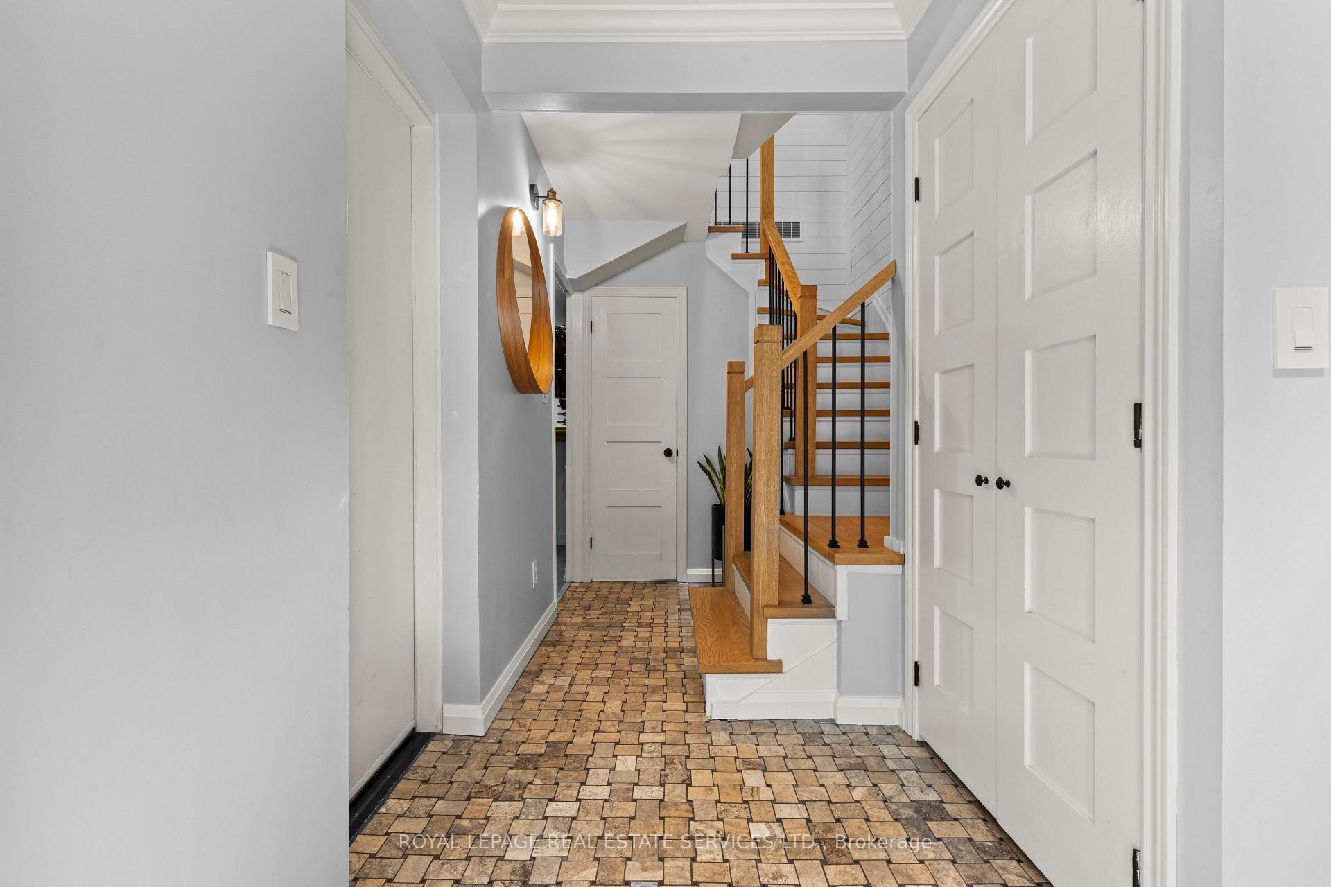 Photo 7 of Unit 5, 2303 Marine Drive, Oakville, Bronte — HOMEH