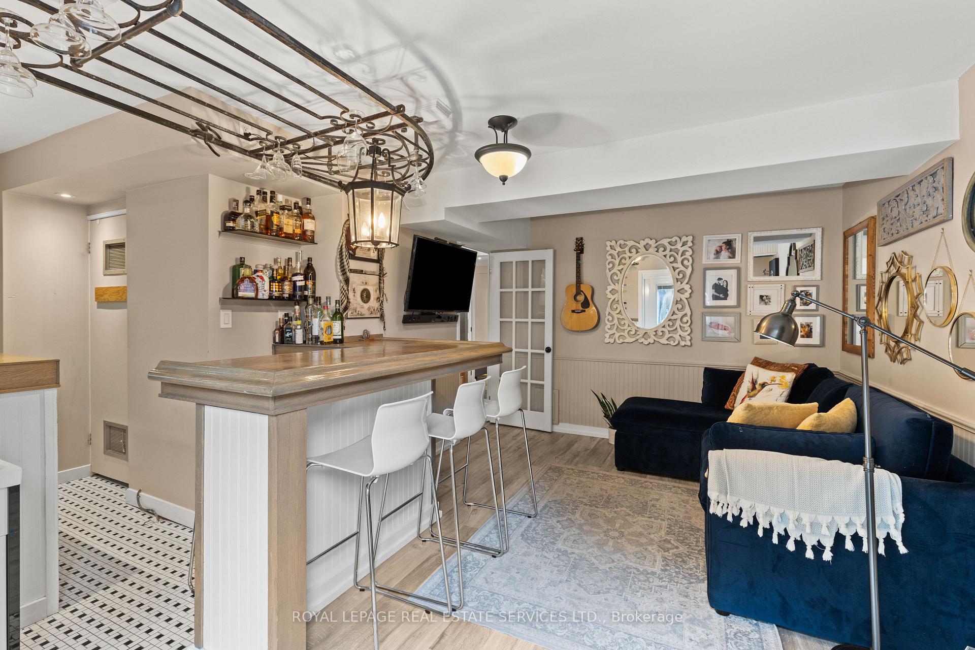 Photo 9 of Unit 5, 2303 Marine Drive, Oakville, Bronte — HOMEH