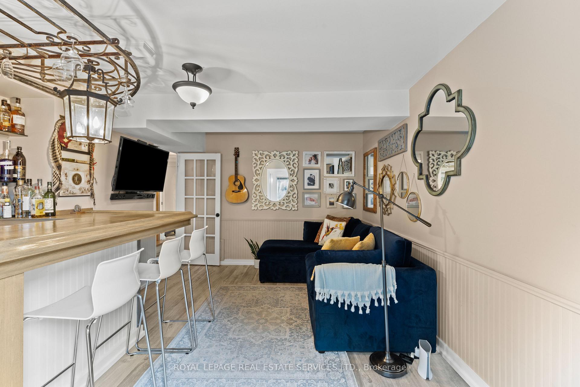 Photo 10 of Unit 5, 2303 Marine Drive, Oakville, Bronte — HOMEH
