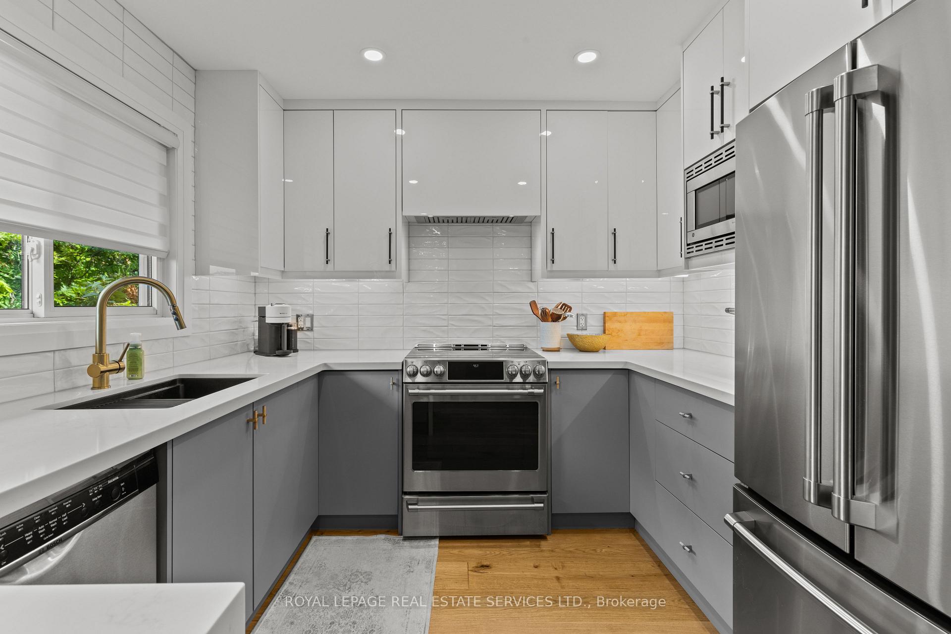 Photo 18 of Unit 5, 2303 Marine Drive, Oakville, Bronte — HOMEH