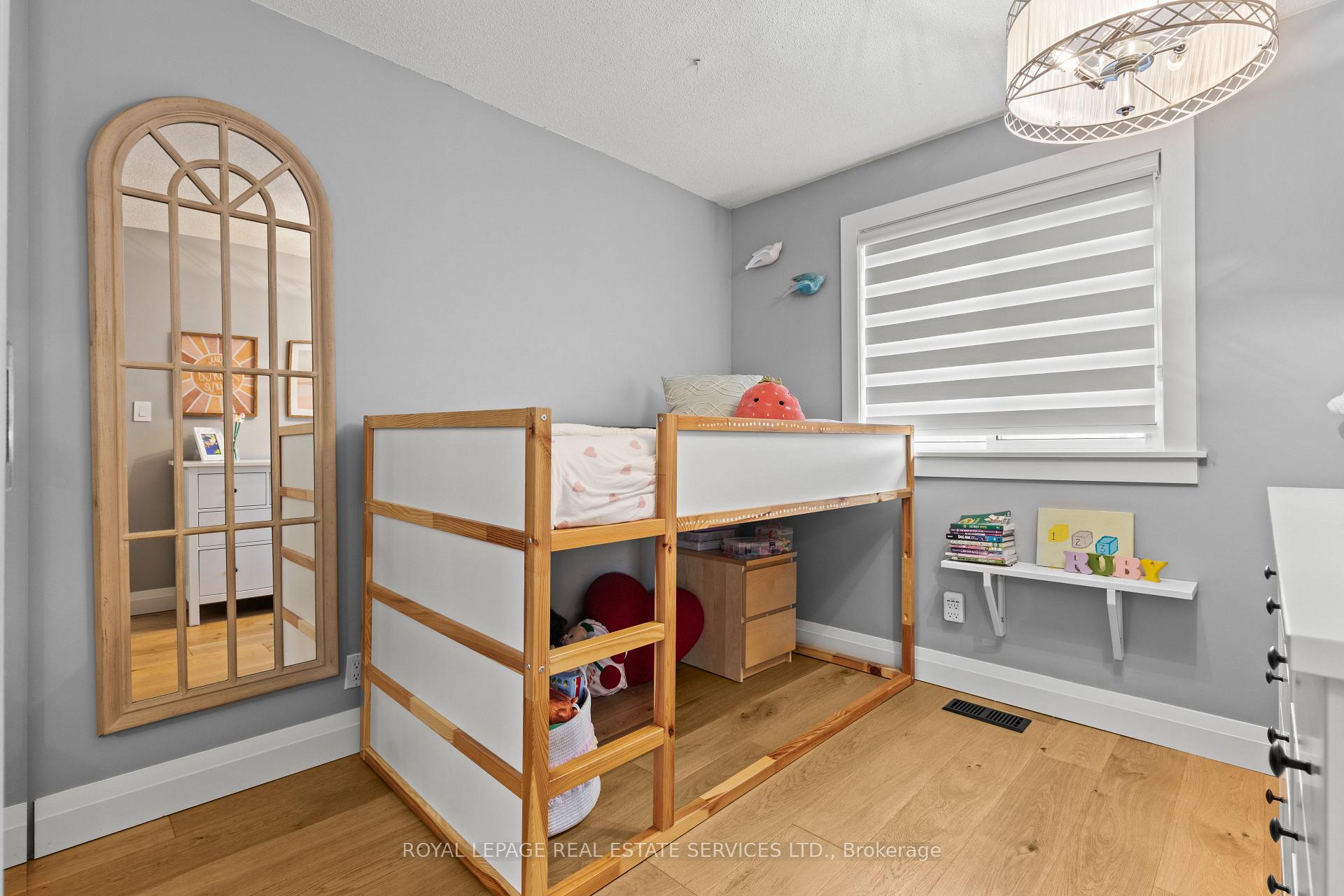 Photo 30 of Unit 5, 2303 Marine Drive, Oakville, Bronte — HOMEH